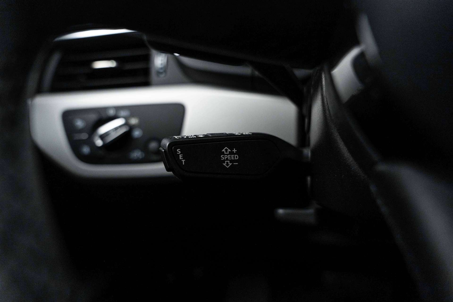 AUDI A4 Avant 35 TFSI S-tronic-image-25
