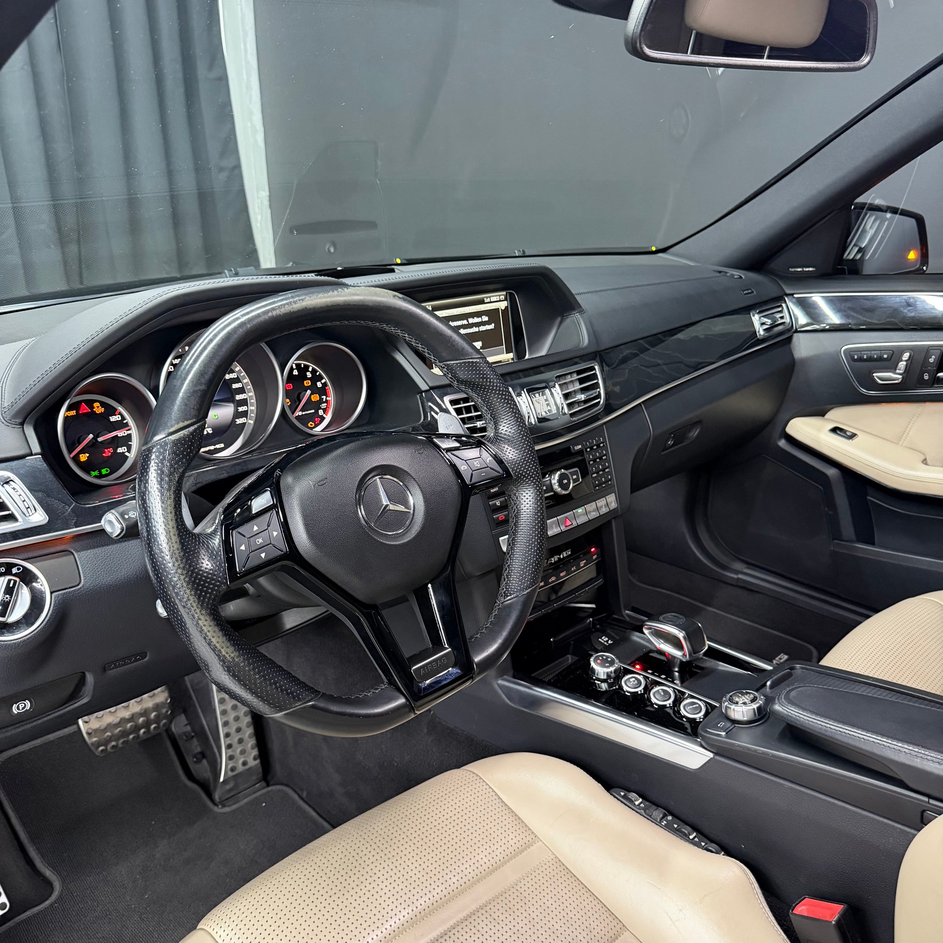 MERCEDES-BENZ E 63 CGI AMG 7G-Tronic-image-9