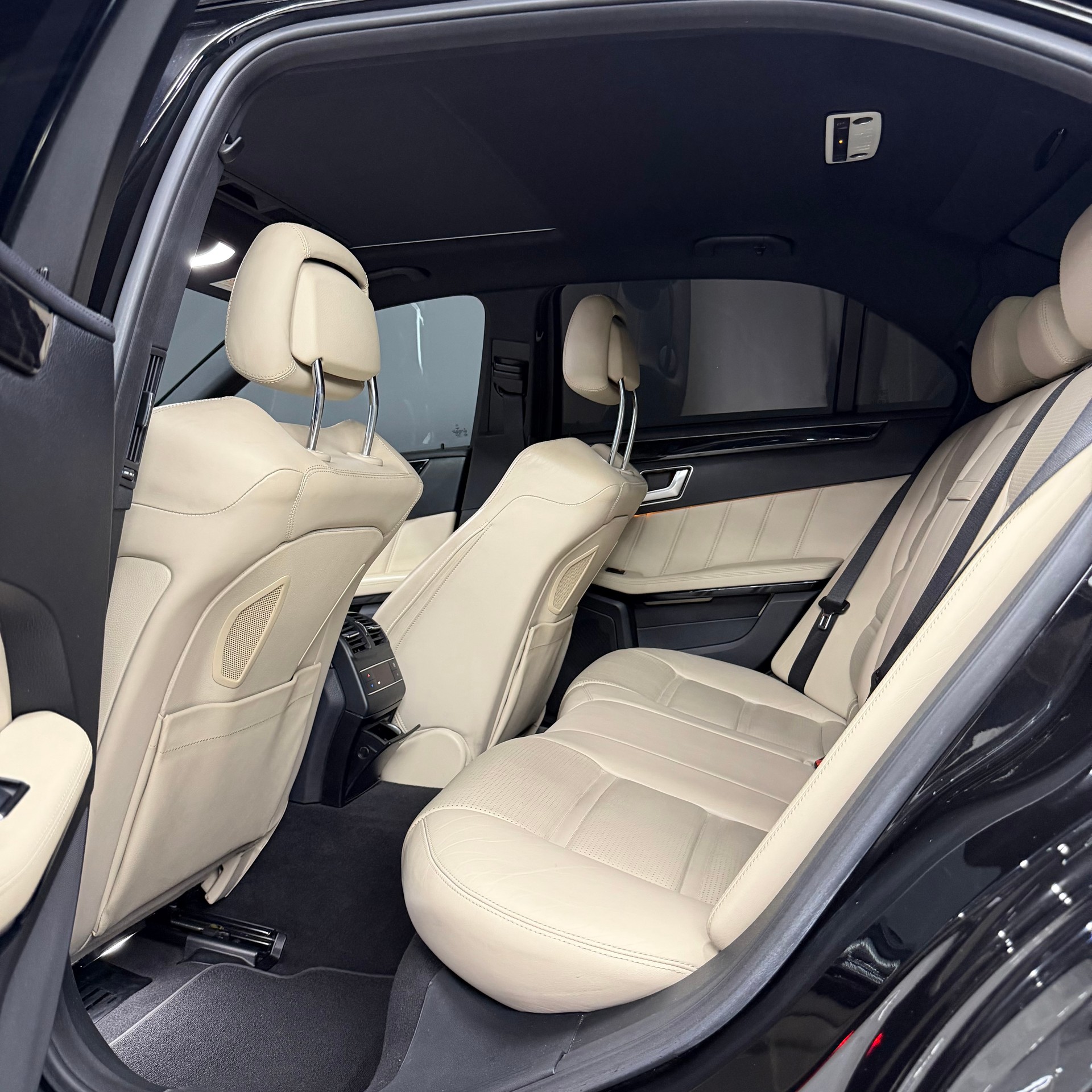 MERCEDES-BENZ E 63 CGI AMG 7G-Tronic-image-11