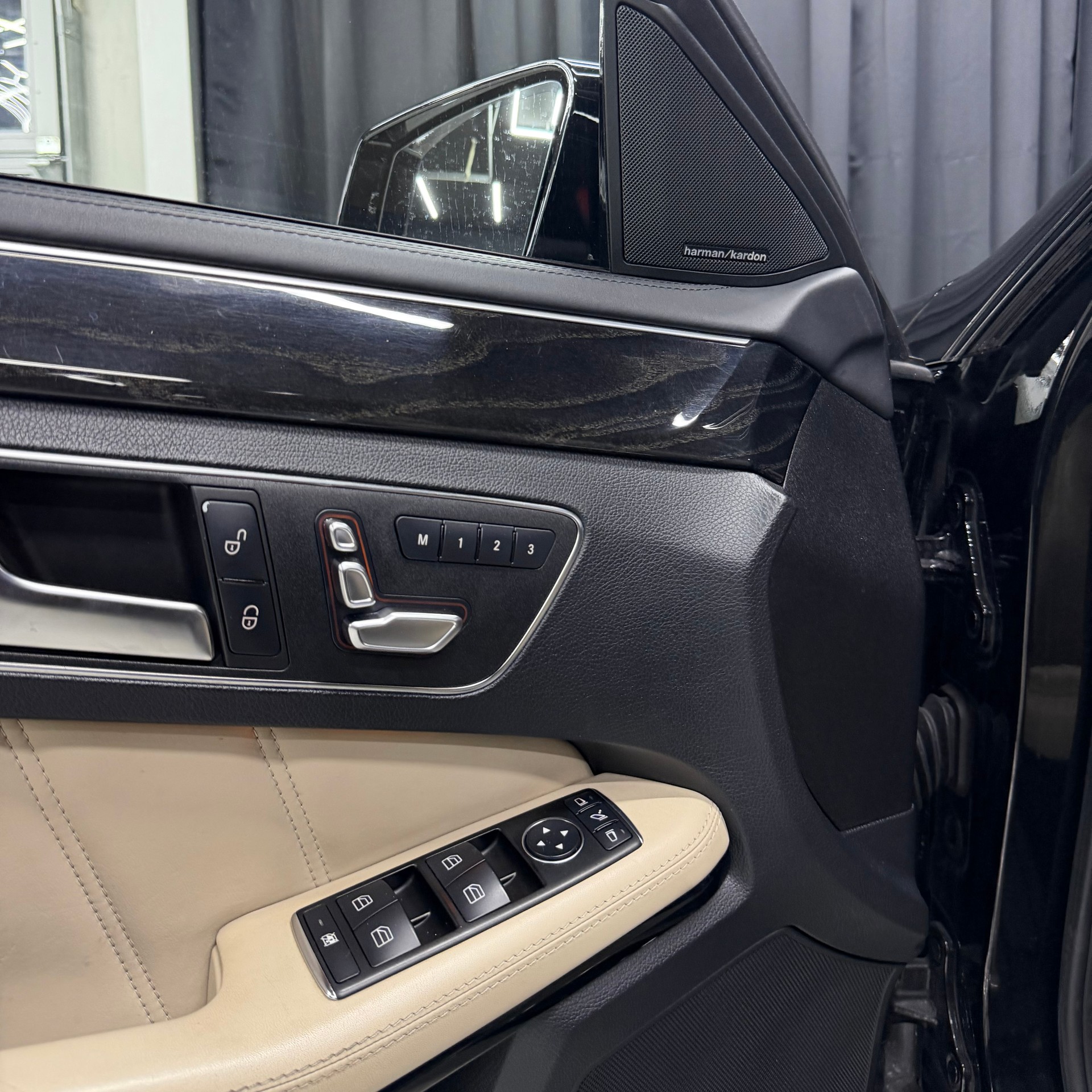 MERCEDES-BENZ E 63 CGI AMG 7G-Tronic-image-10