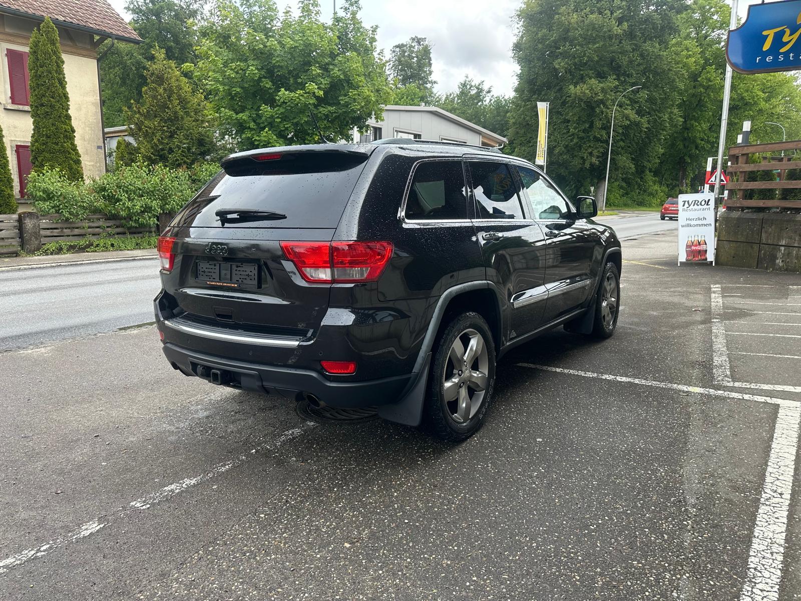 JEEP Grand Cherokee 5.7 HEMI Overland Automatic-showroom-element-3