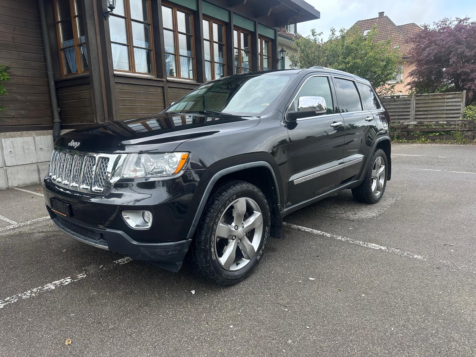 JEEP Grand Cherokee 5.7 HEMI Overland Automatic-showroom-element-1