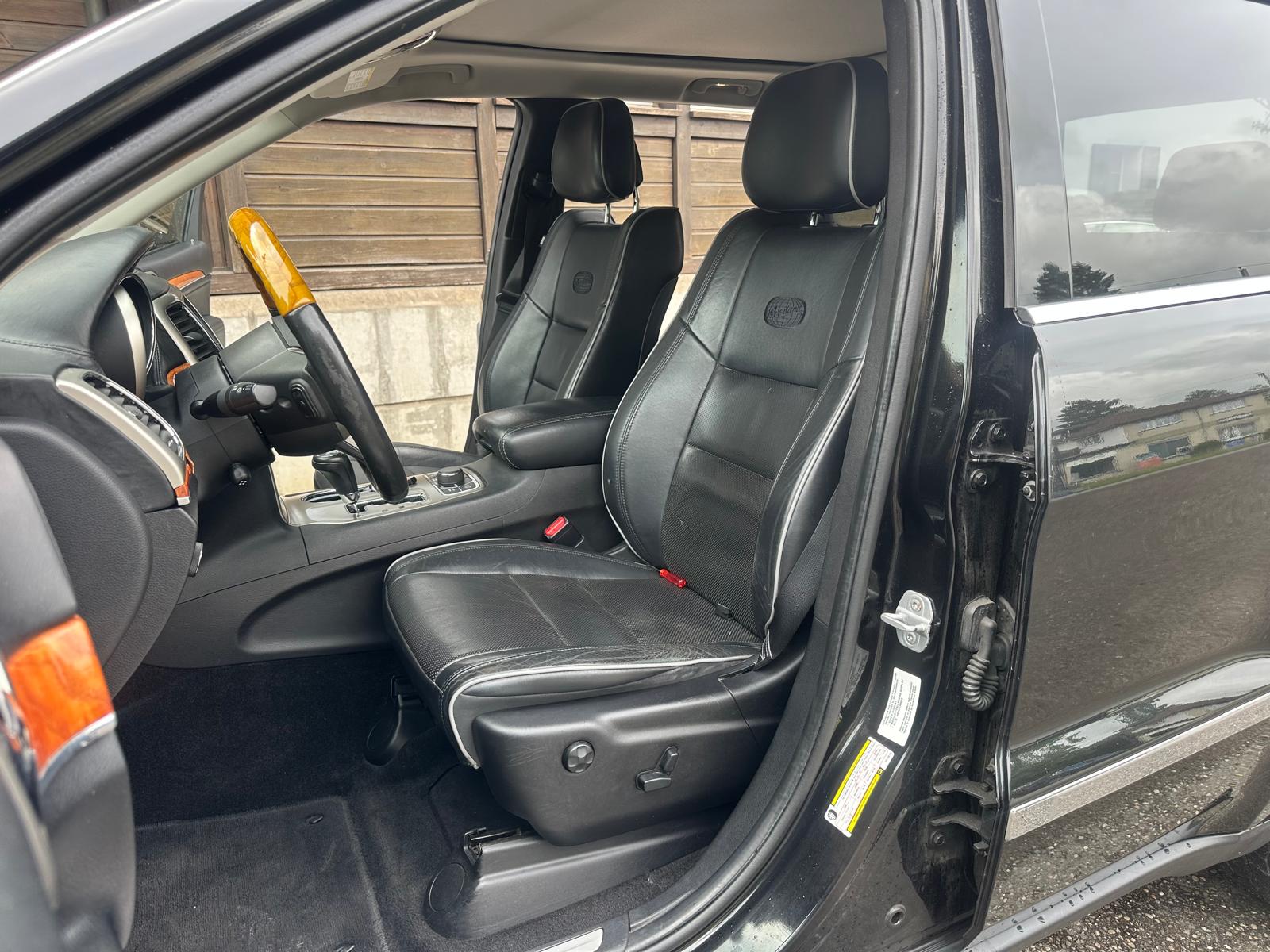 JEEP Grand Cherokee 5.7 HEMI Overland Automatic-image-9