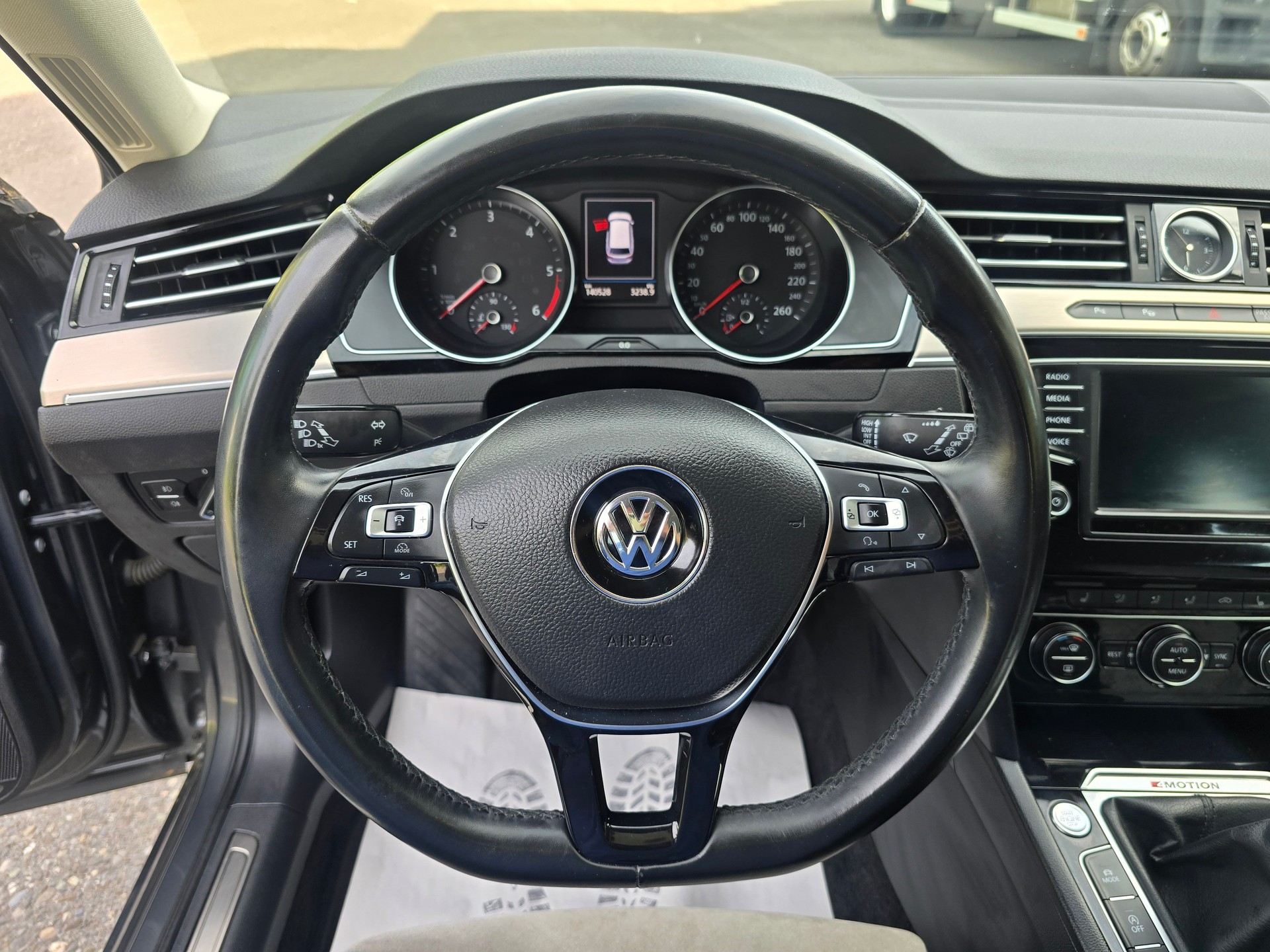 VW Passat Variant 2.0 TDI SCR BMT Highline 4Motion-image-21
