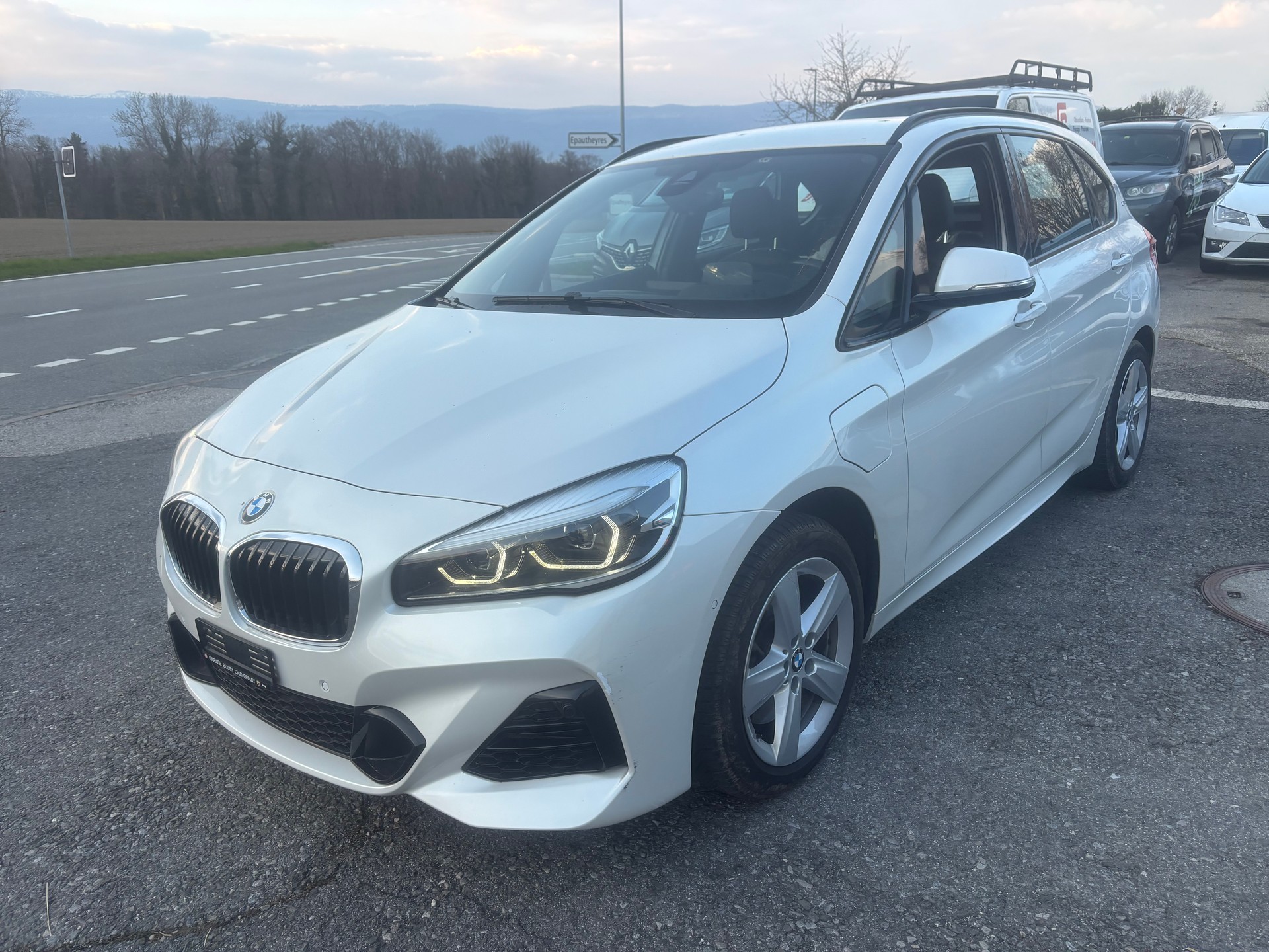 BMW 225xe iPerformance Active Tourer Steptronic Luxury Line-image-8