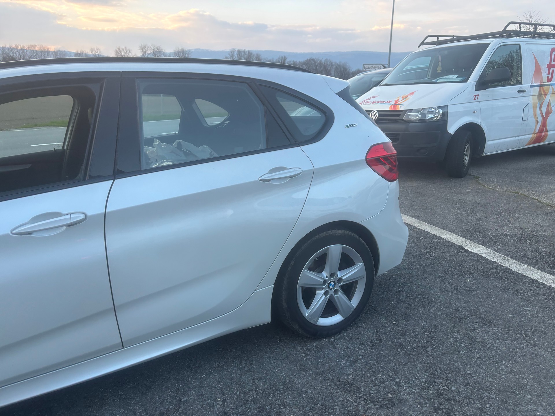 BMW 225xe iPerformance Active Tourer Steptronic Luxury Line-image-7