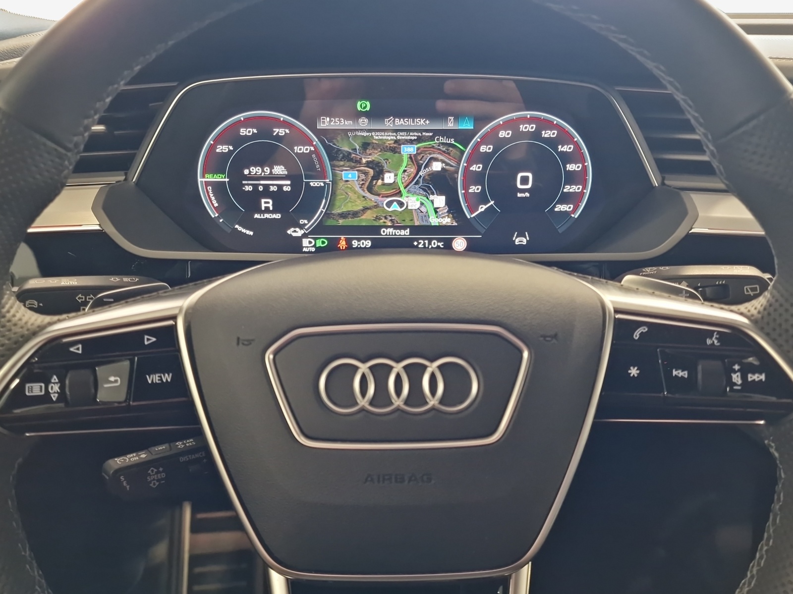 AUDI SQ8 e-tron quattro-image-10