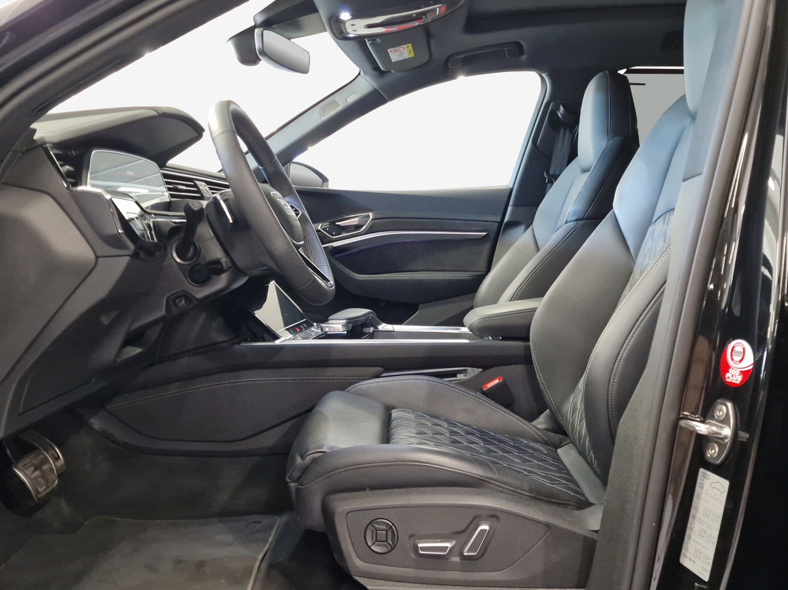 AUDI SQ8 e-tron quattro-image-7