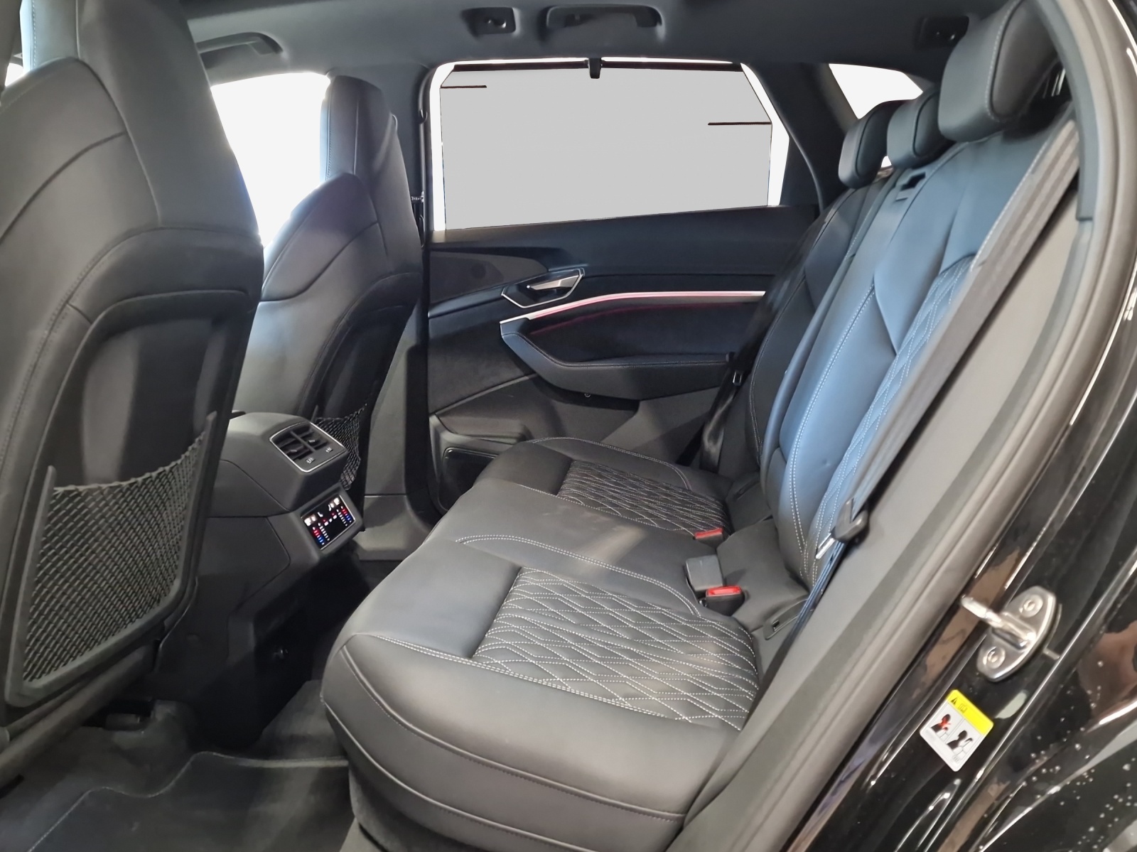 AUDI SQ8 e-tron quattro-image-11