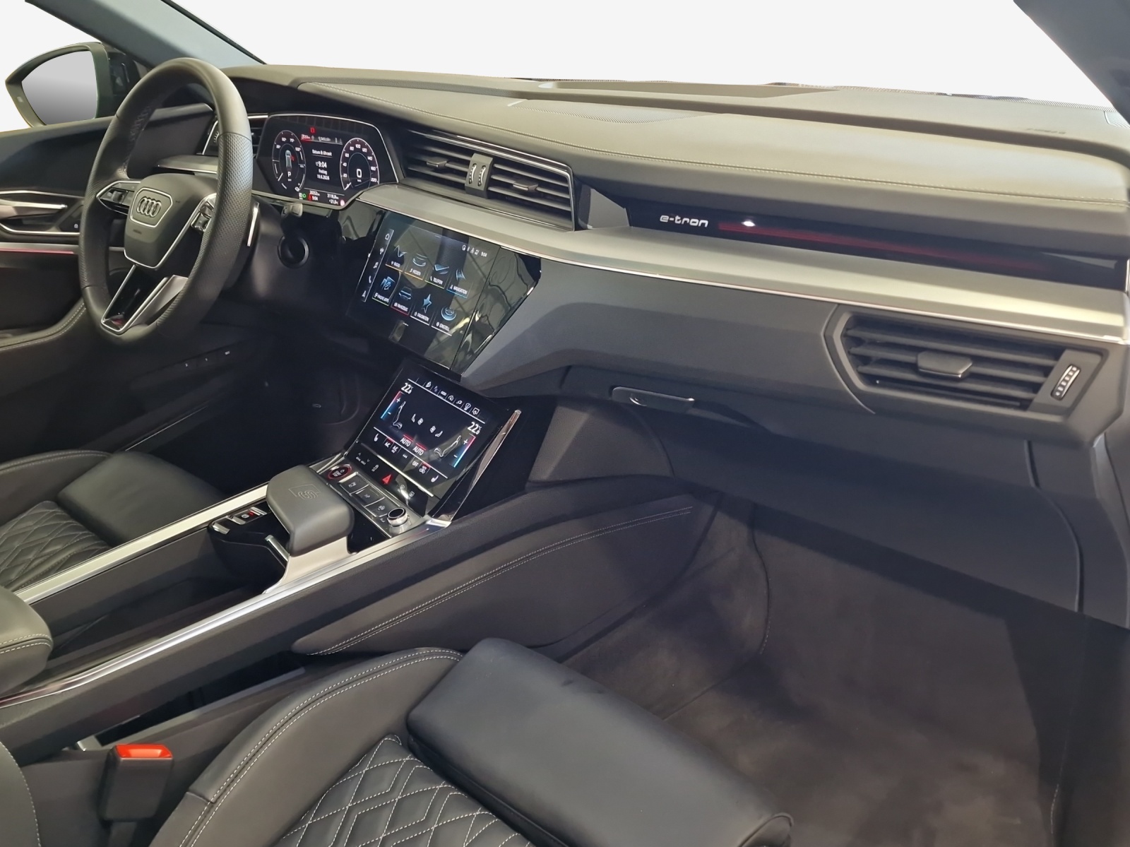 AUDI SQ8 e-tron quattro-image-13