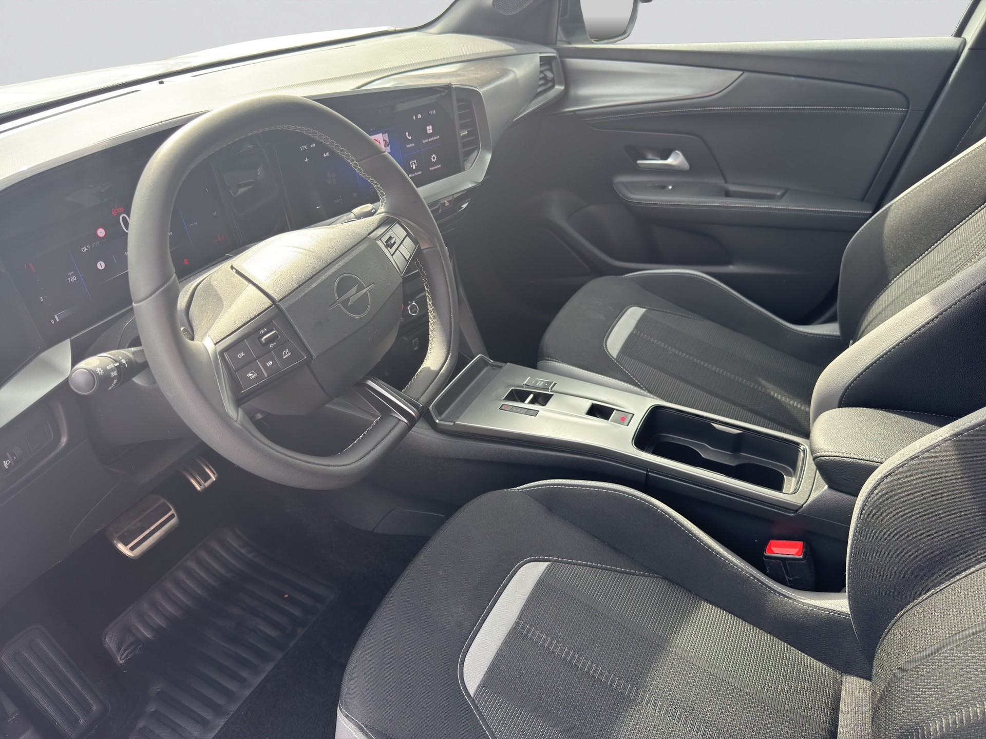 OPEL Mokka 1.2 Direct Injection Turbo GS Bi-Color Aut.-image-6