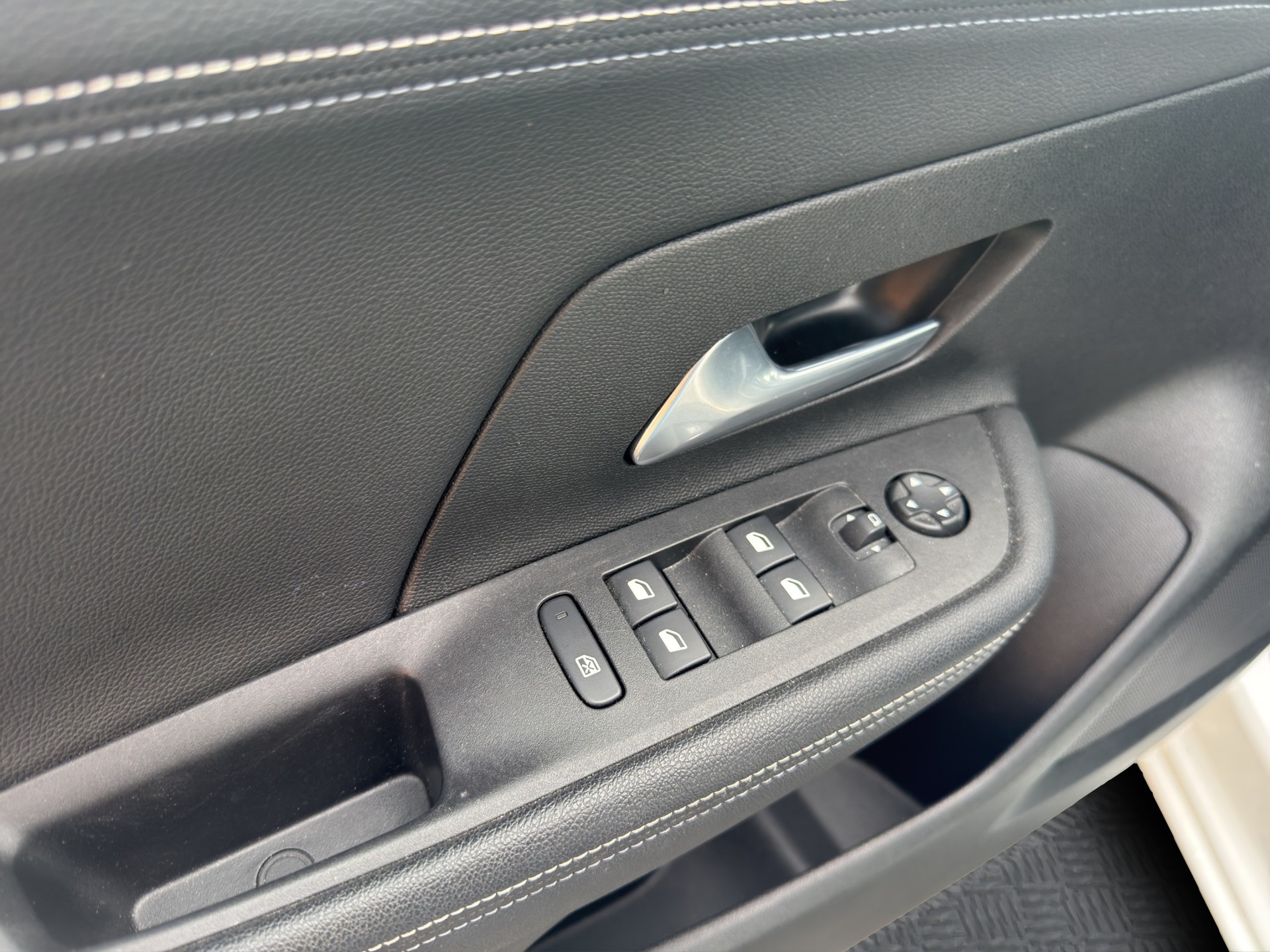 OPEL Mokka 1.2 Direct Injection Turbo GS Bi-Color Aut.-image-8