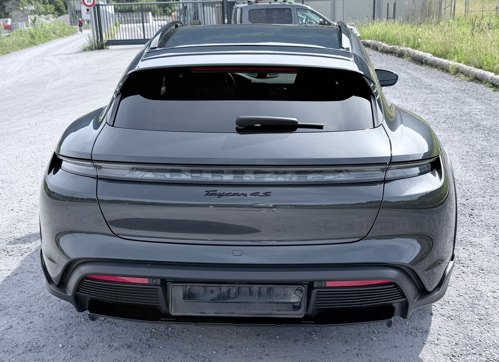 PORSCHE 4S Cross Turismo-image-4