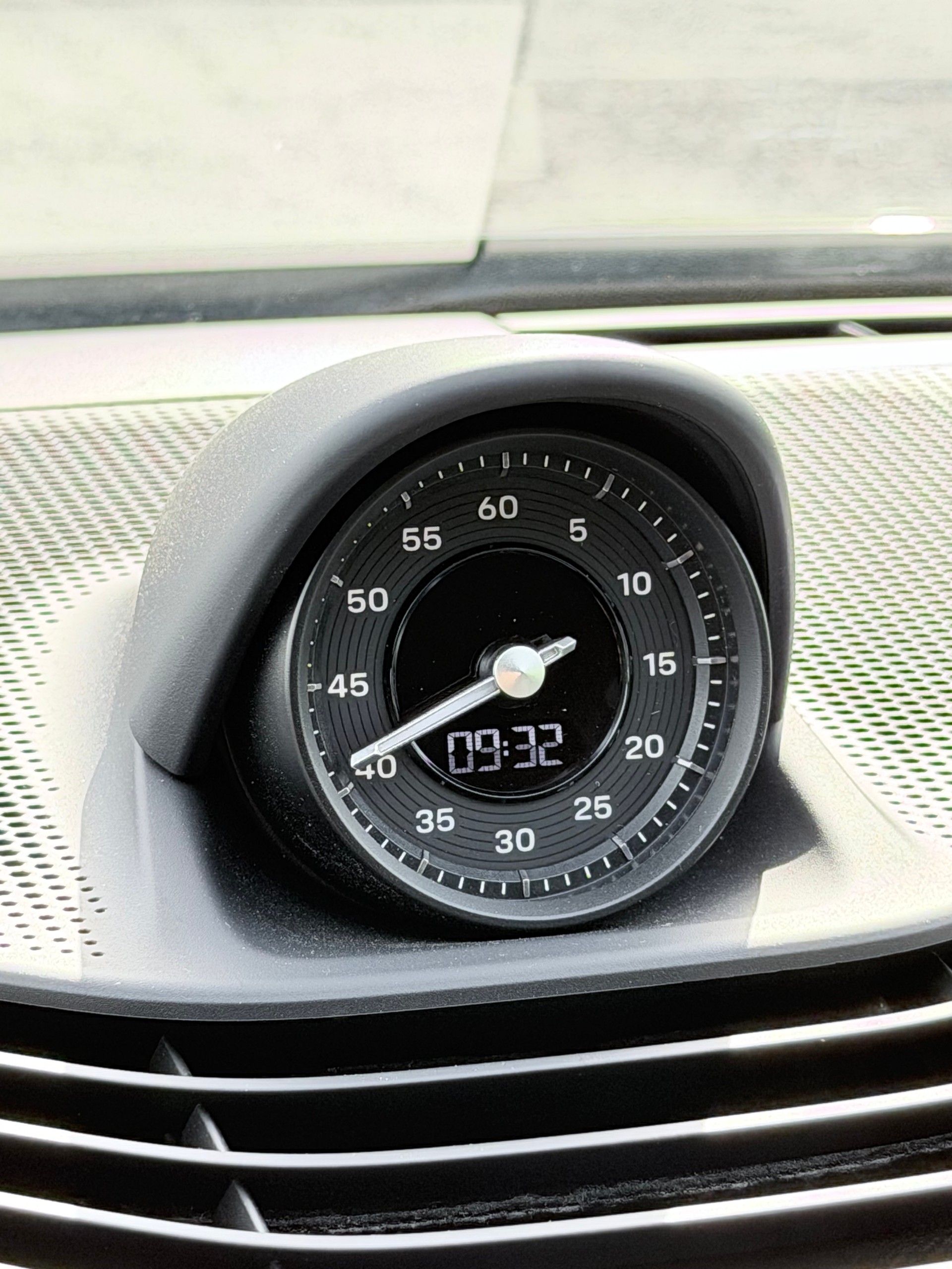 PORSCHE 4S Cross Turismo-image-8