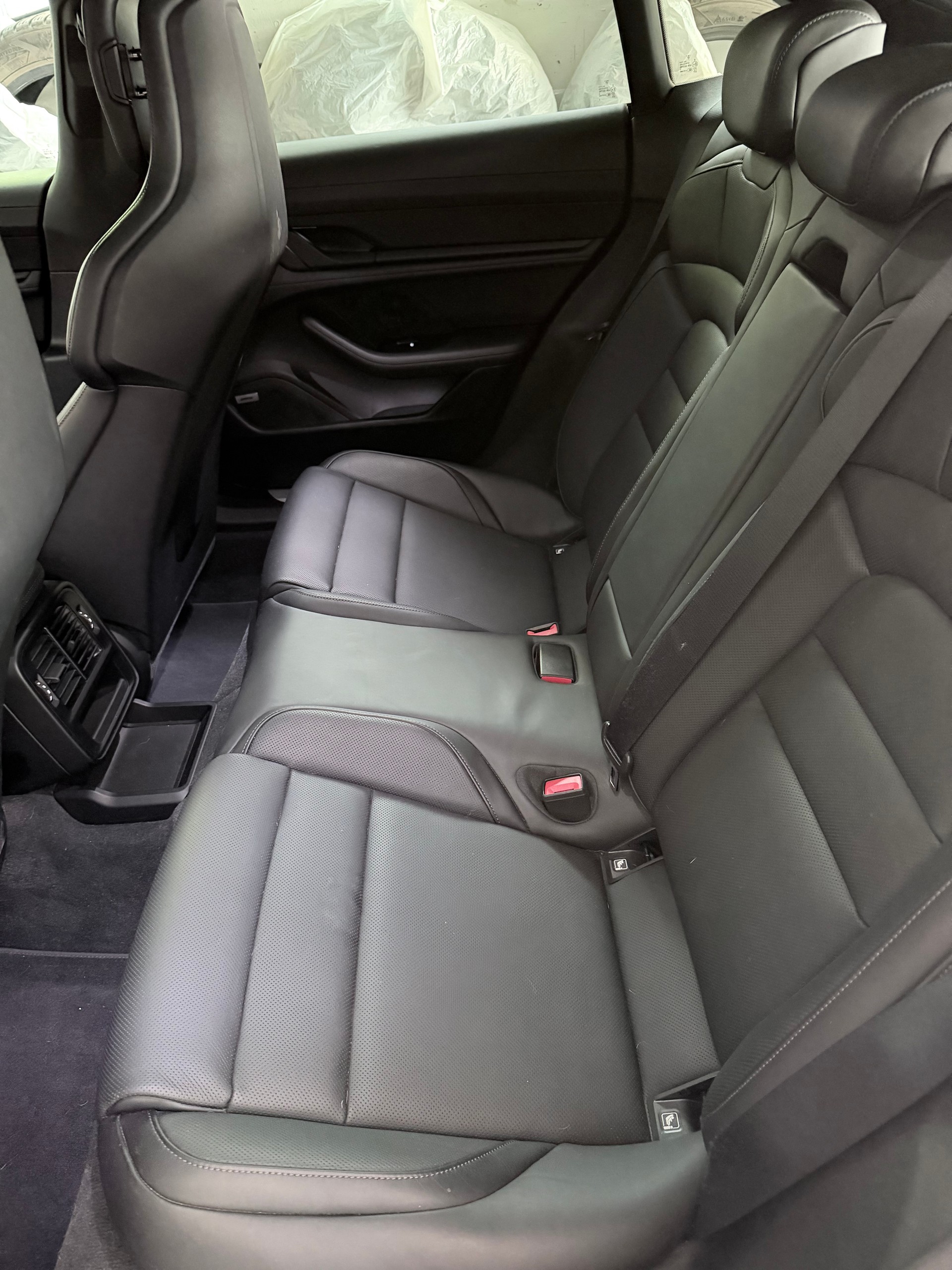 PORSCHE 4S Cross Turismo-image-10