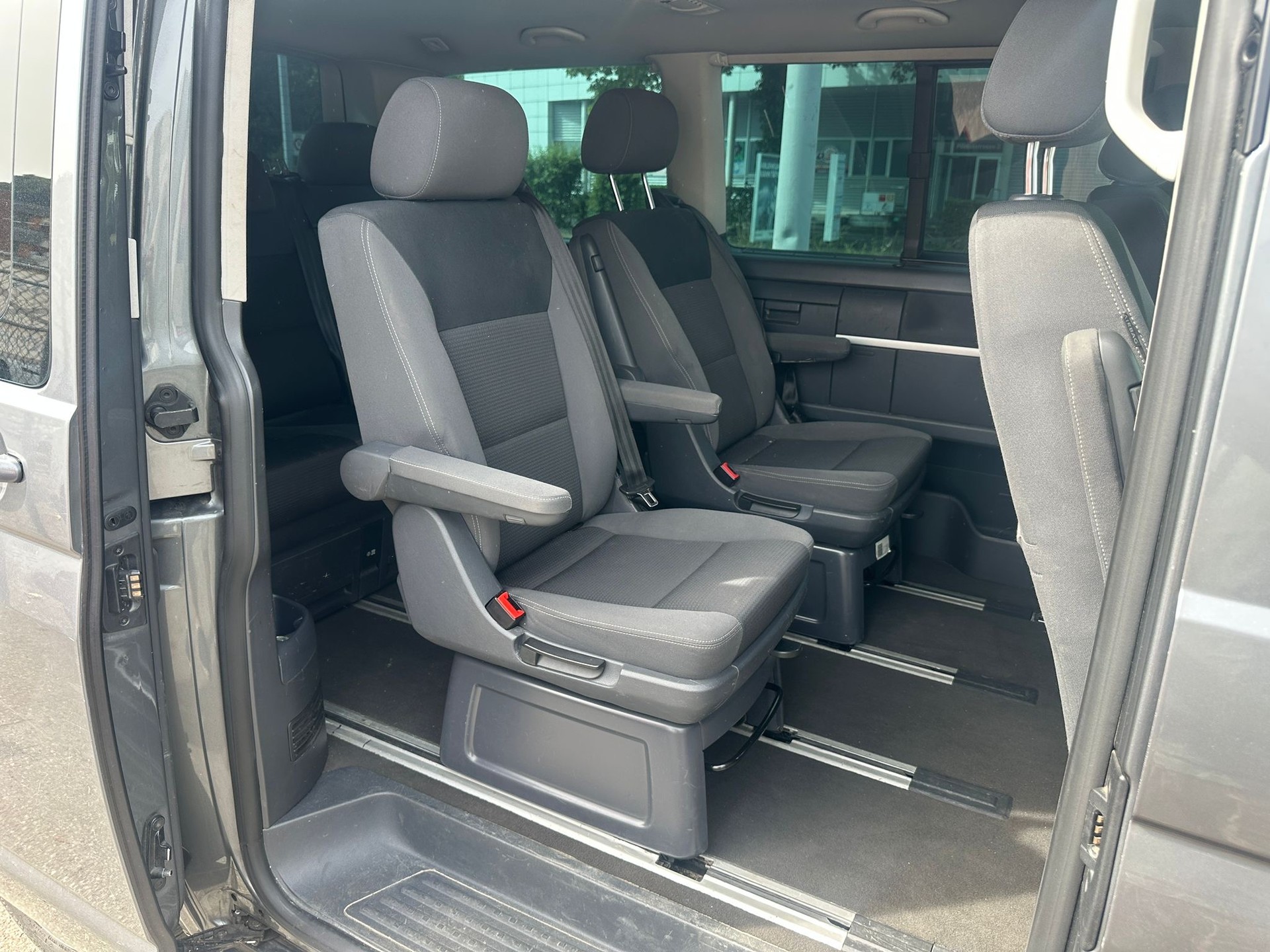 VW T5 Multivan 2.0 TSI Comfortline DSG-image-9