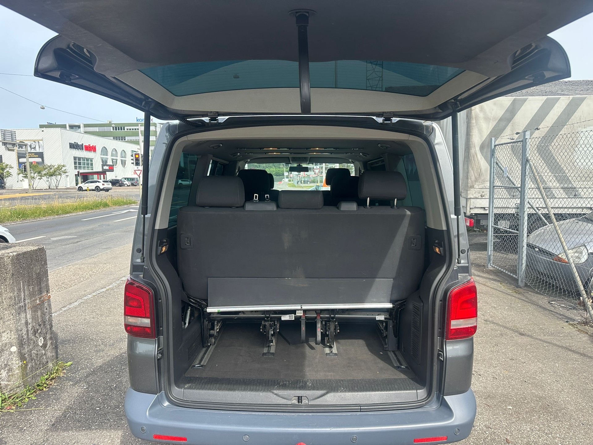 VW T5 Multivan 2.0 TSI Comfortline DSG-image-11