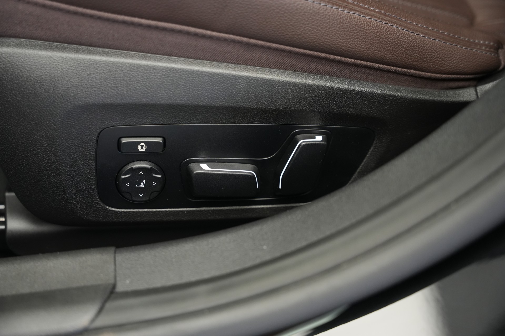BMW M340i xDrive 48V Steptronic *Facelift* *HuD* *Curved Display*-image-25