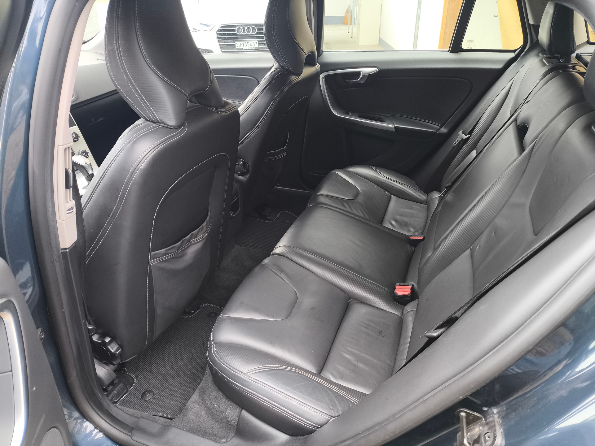 VOLVO V60 D3 Geartronic-image-10