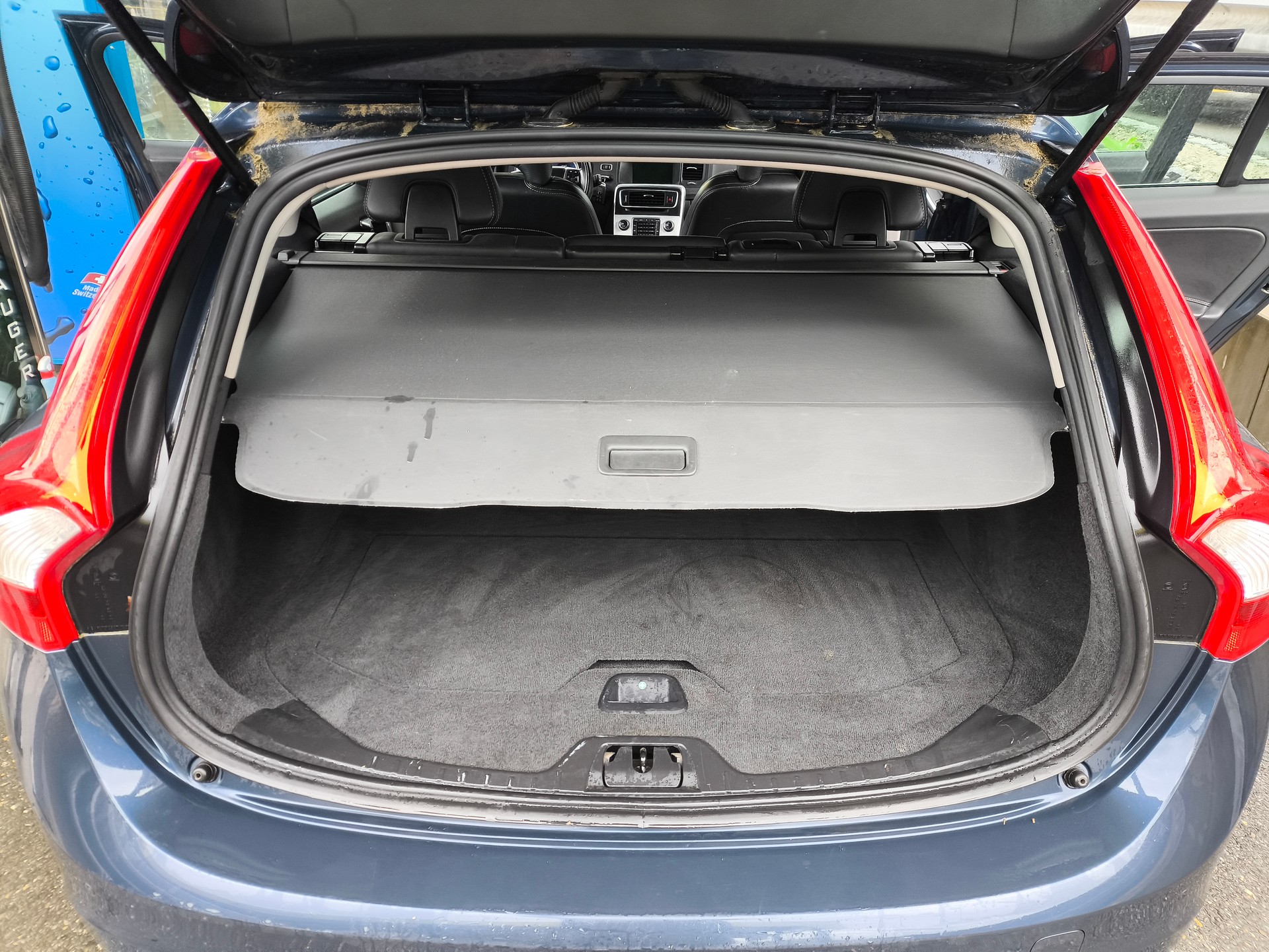 VOLVO V60 D3 Geartronic-image-11