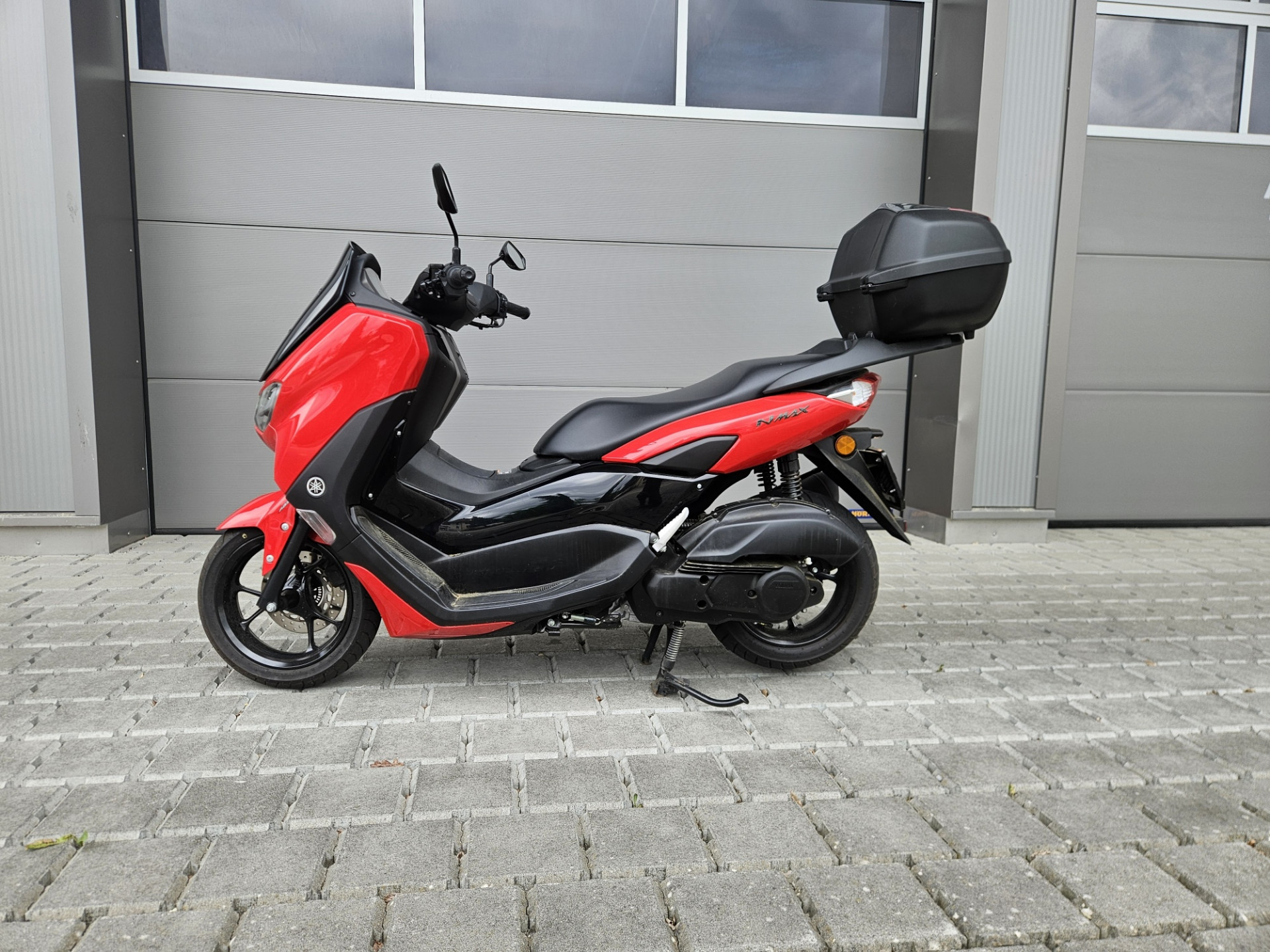YAMAHA NMax 125-showroom-element-2