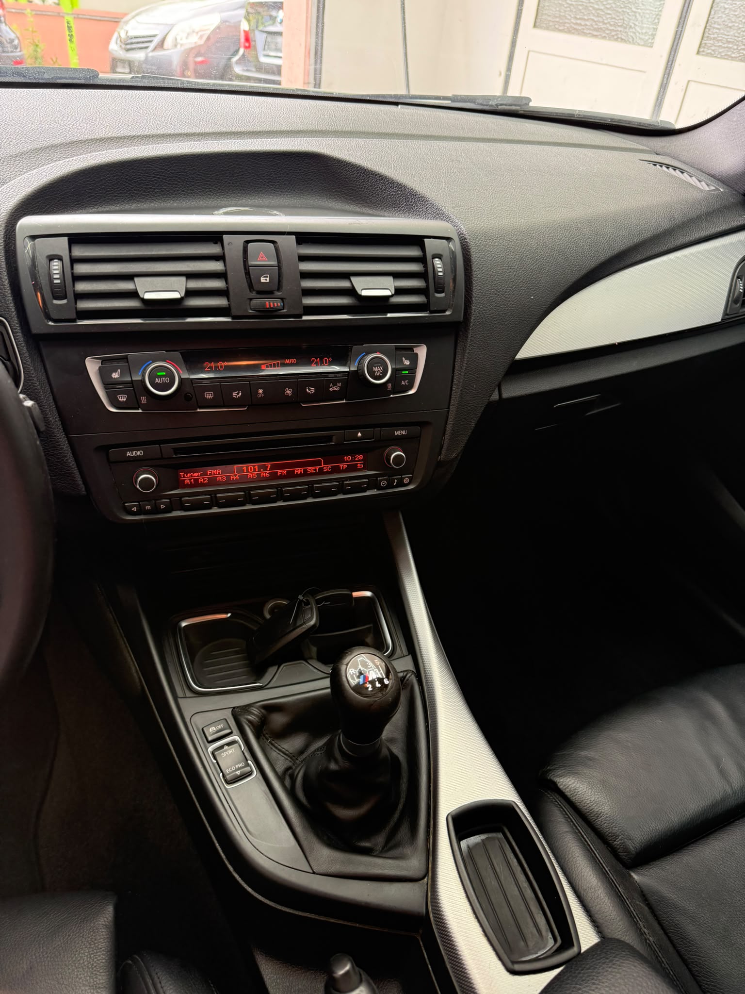 BMW 120d xDrive M-Sportpaket-image-7