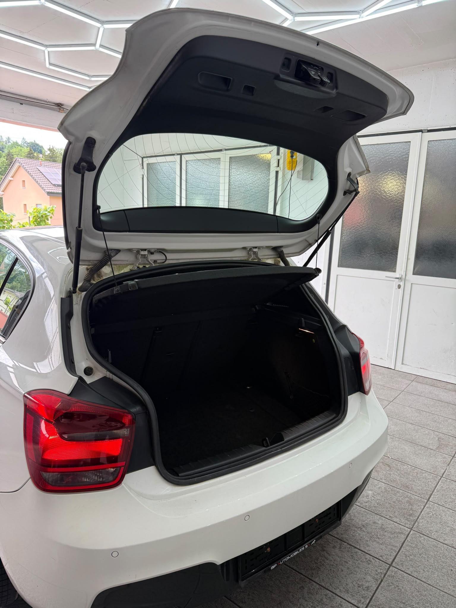 BMW 120d xDrive M-Sportpaket-image-3