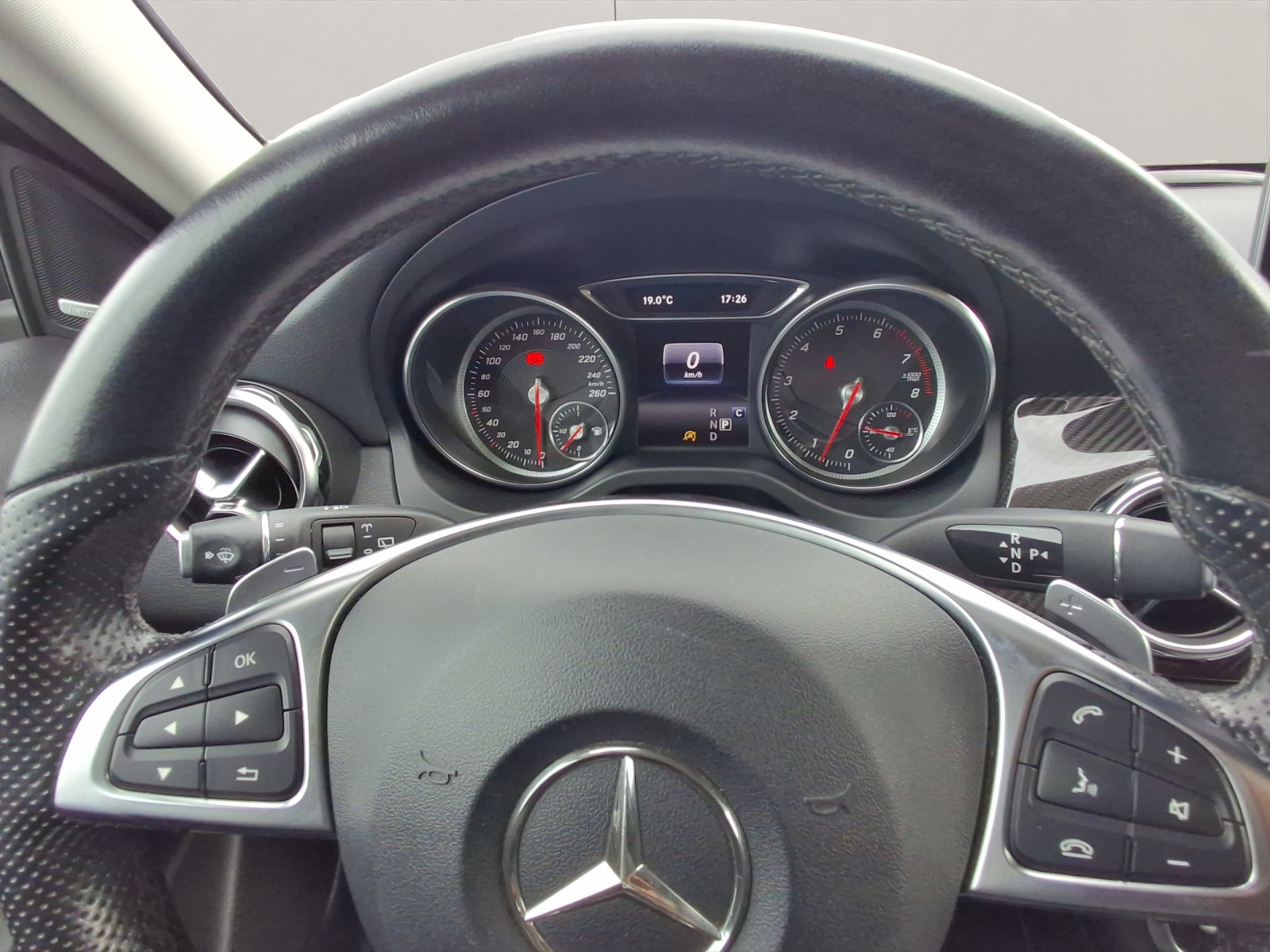 MERCEDES-BENZ Classe GLA X156 GLA 250 AMG Line 4m-image-7