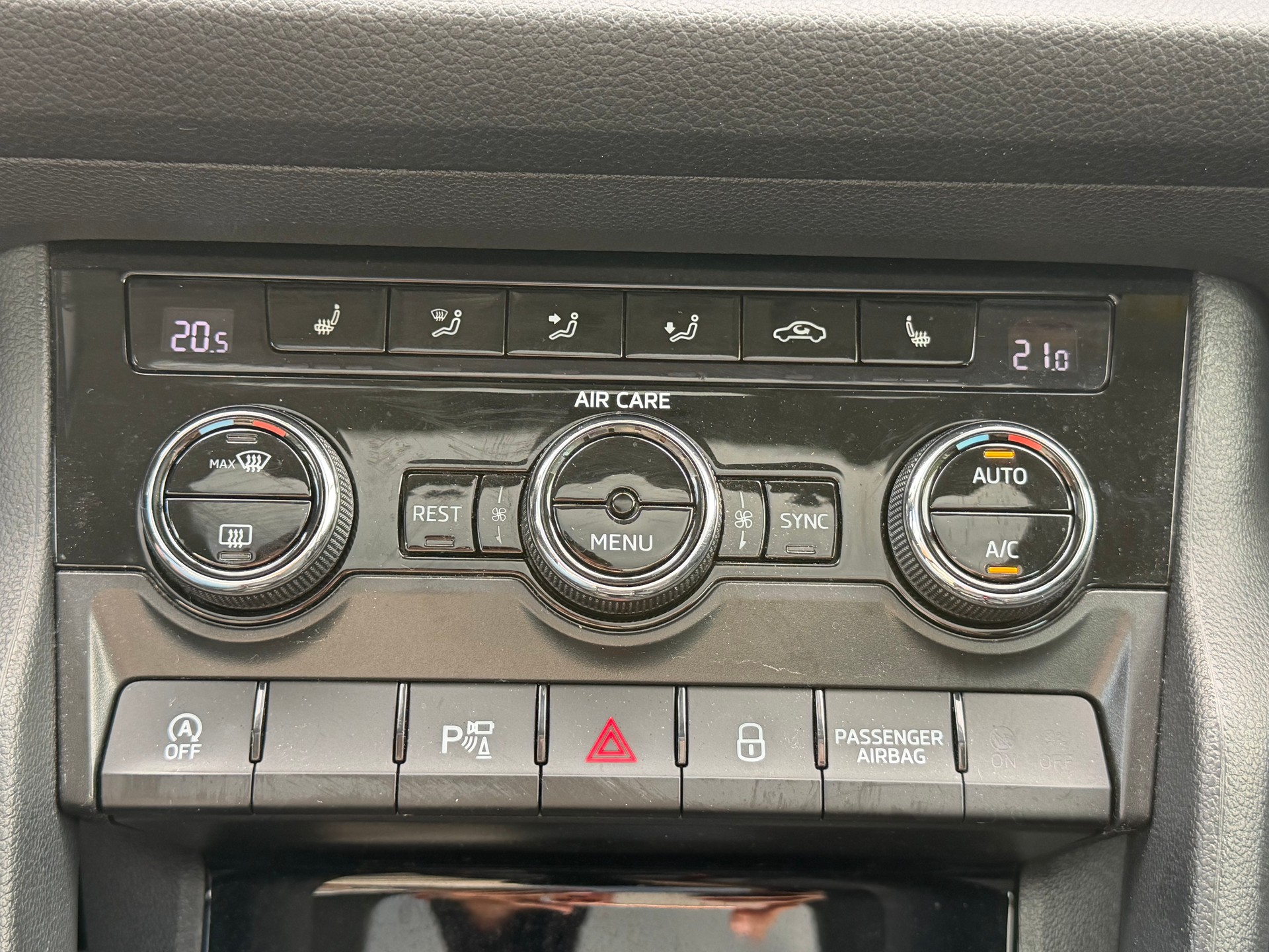 SKODA Kodiaq 2.0 TDI CR Style 4x4 DSG-image-25