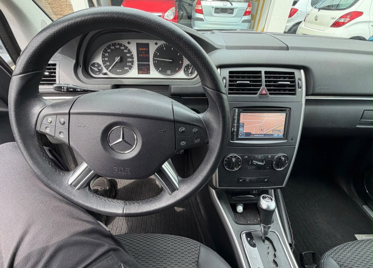 MERCEDES-BENZ B 180 Selection Autotronic-image-5