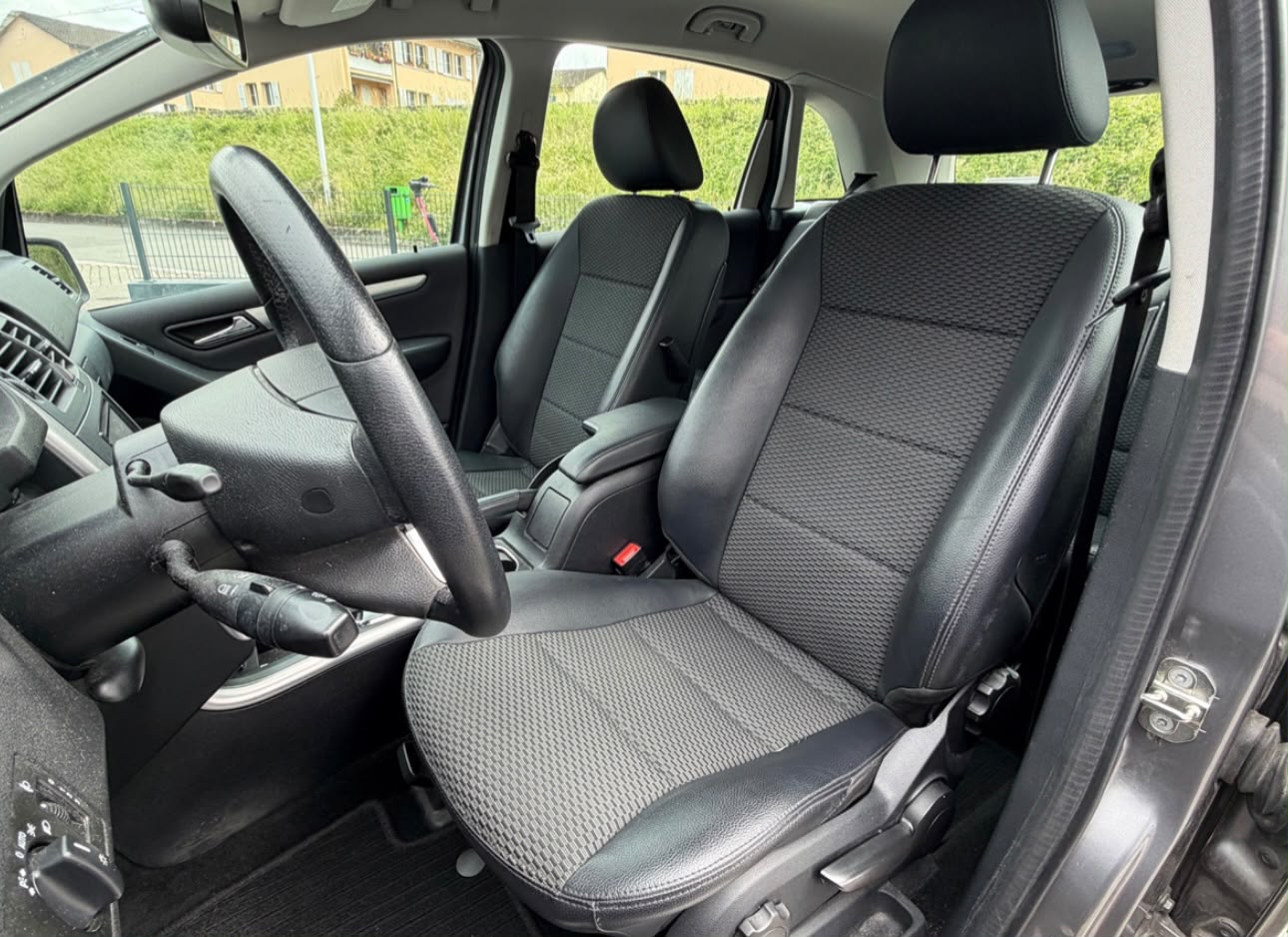 MERCEDES-BENZ B 180 Selection Autotronic-image-4