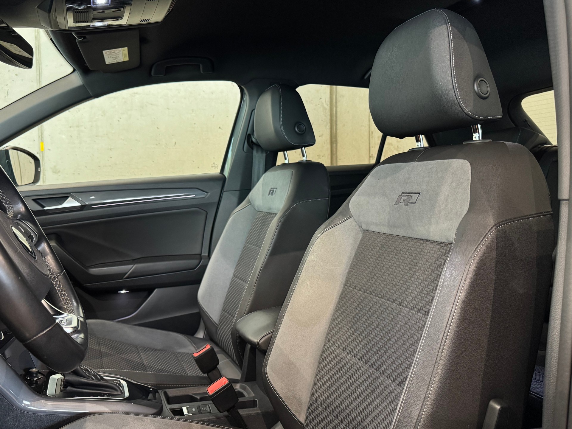 VW T-Roc 1.5 TSI R LINE EVO Advance Selection DSG || CH FZG || DIGITAL COCKPIT PRO || AMBIENTE-image-24