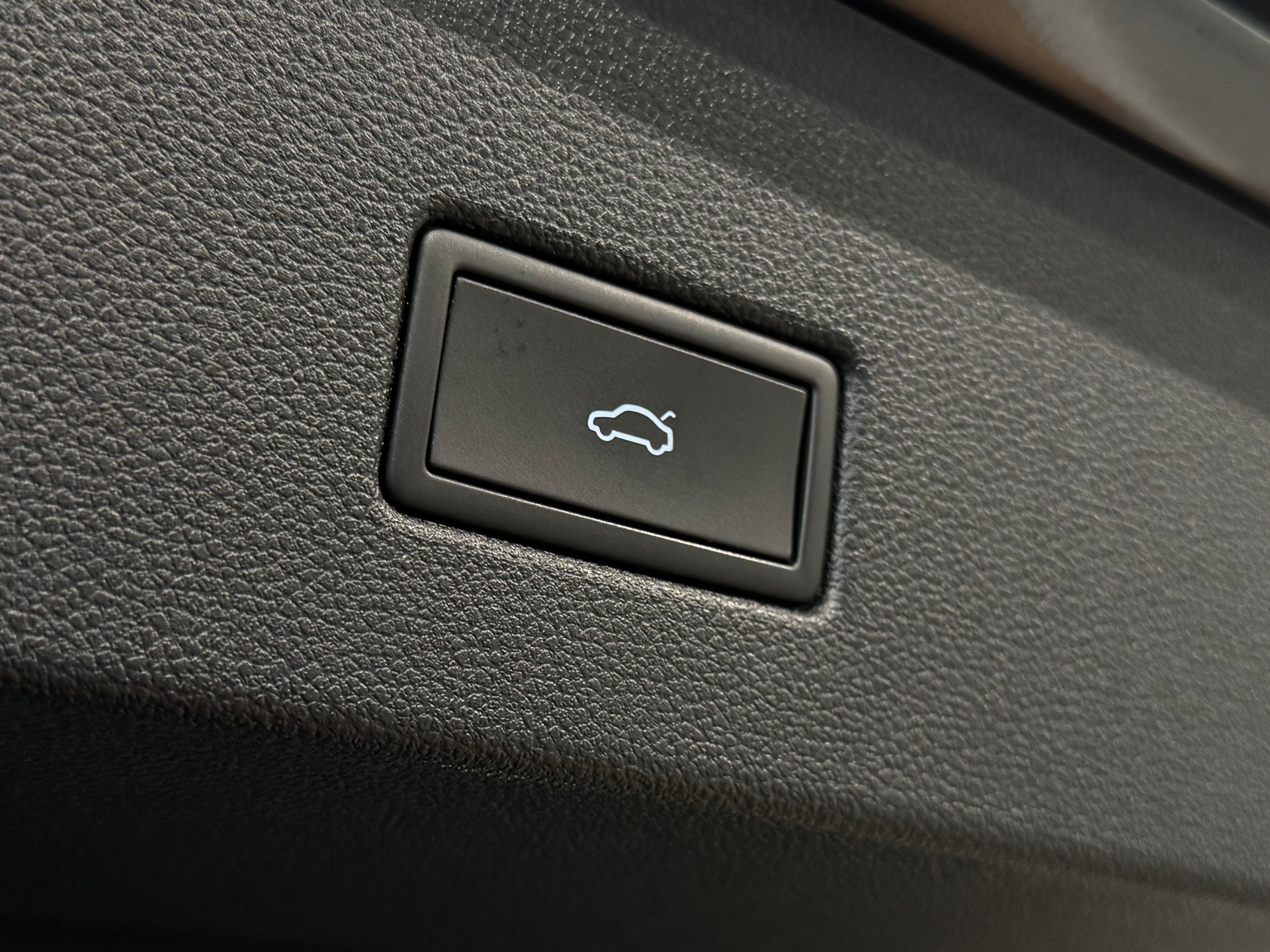 VW T-Roc 1.5 TSI R LINE EVO Advance Selection DSG || CH FZG || DIGITAL COCKPIT PRO || AMBIENTE-image-14