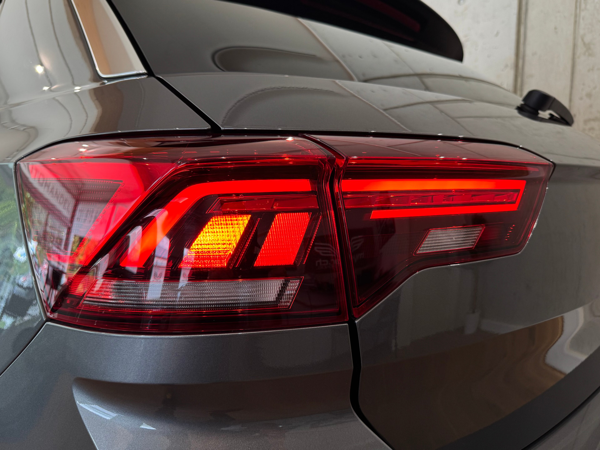 VW T-Roc 1.5 TSI R LINE EVO Advance Selection DSG || CH FZG || DIGITAL COCKPIT PRO || AMBIENTE-image-11
