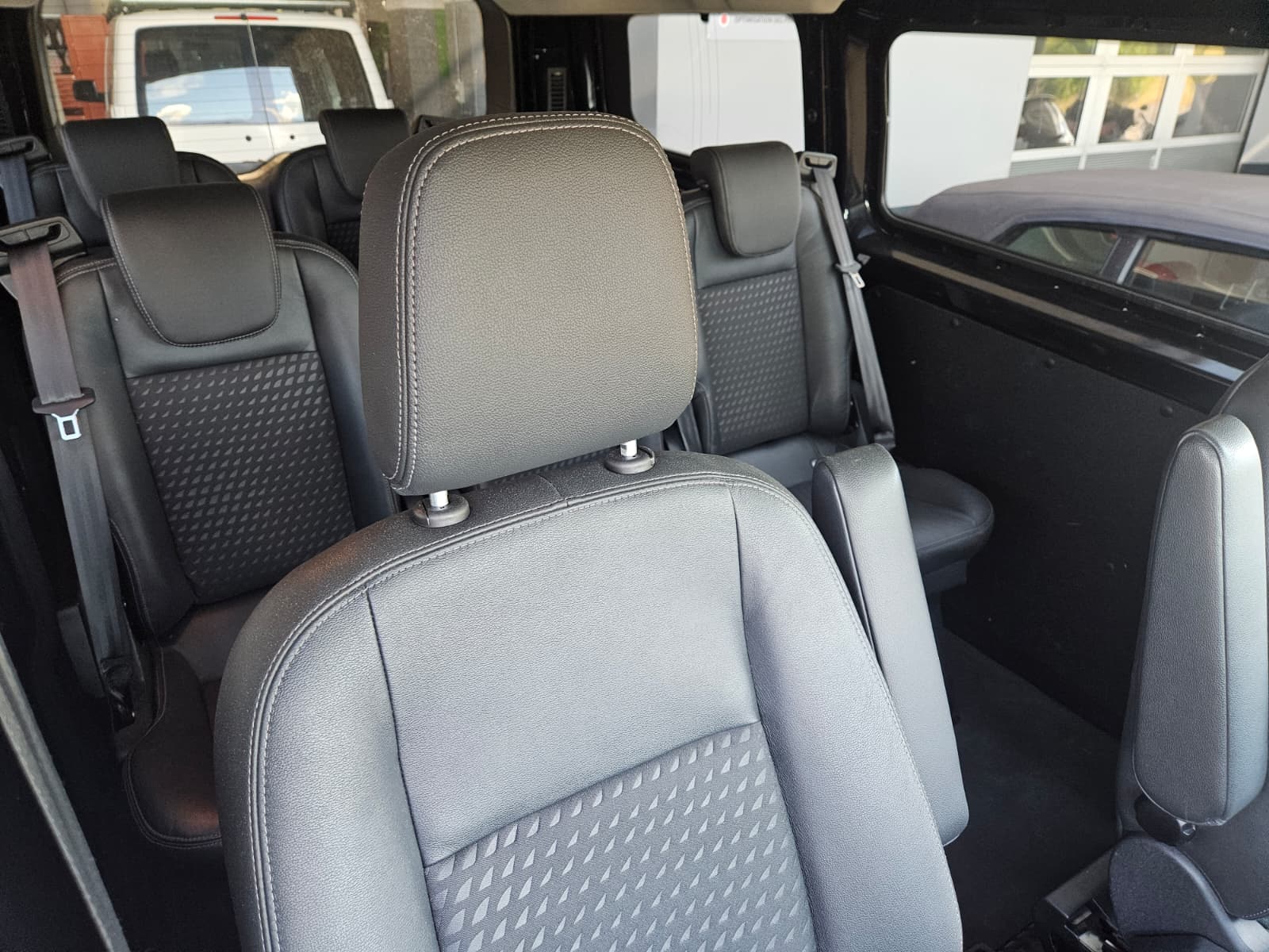 FORD Transit Custom 320 L2H1 Trend A-image-12
