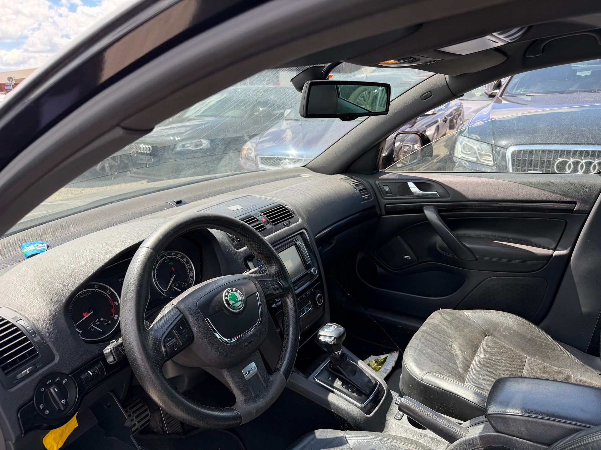 SKODA Octavia Combi 2.0 TSI RS DSG-image-4