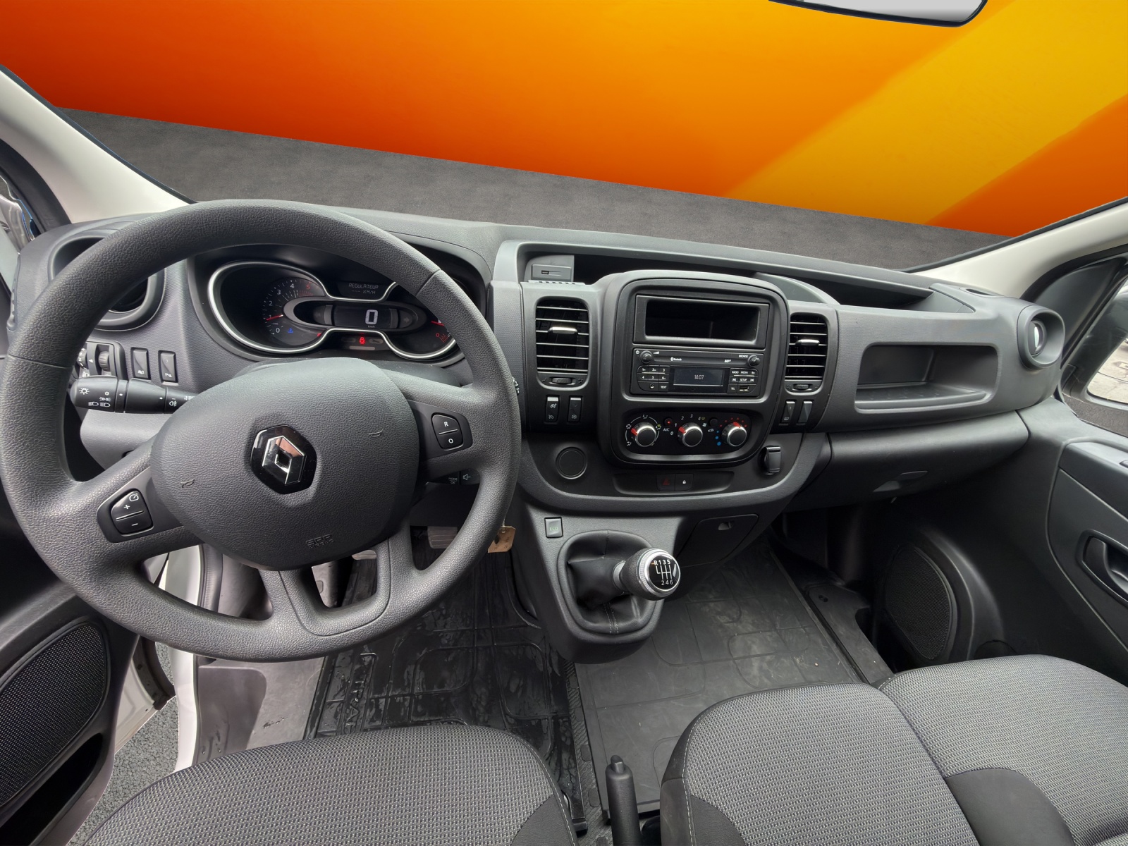 RENAULT Trafic 2.0 Energy dCi 120 3.0t Access L1H1-image-8