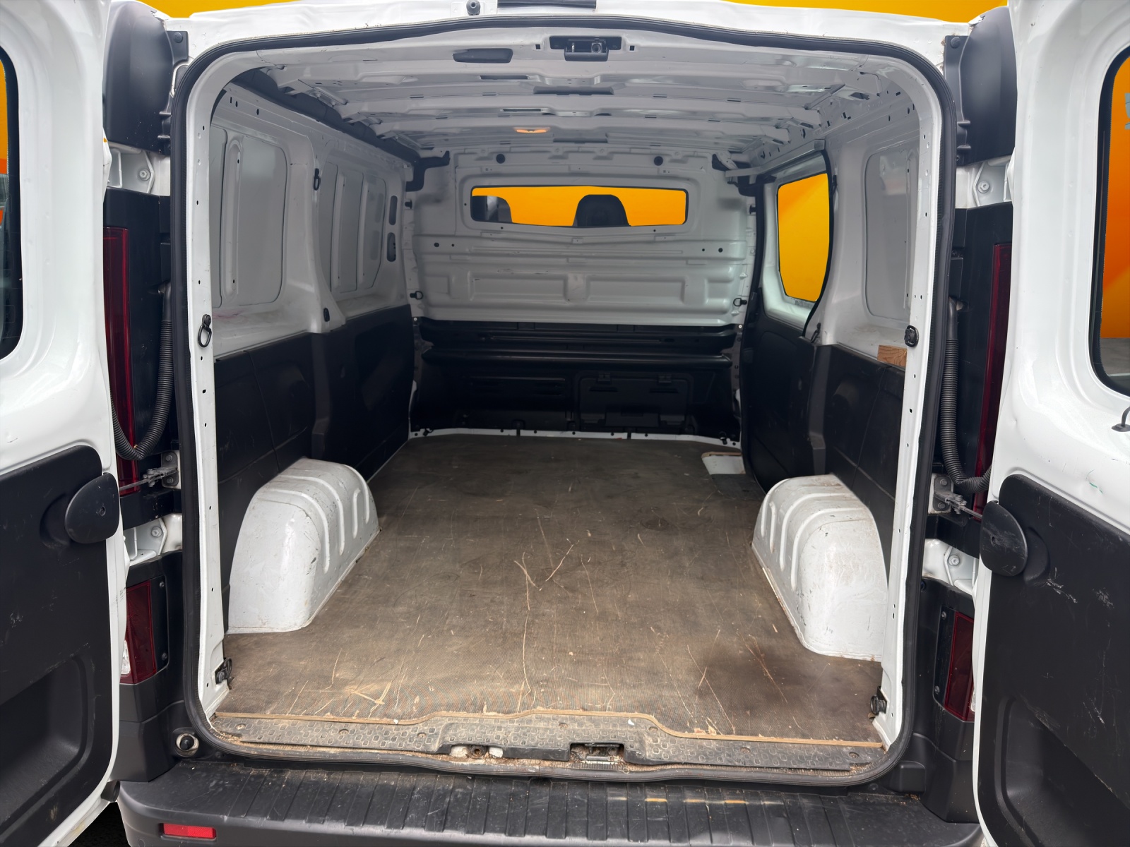 RENAULT Trafic 2.0 Energy dCi 120 3.0t Access L1H1-image-11