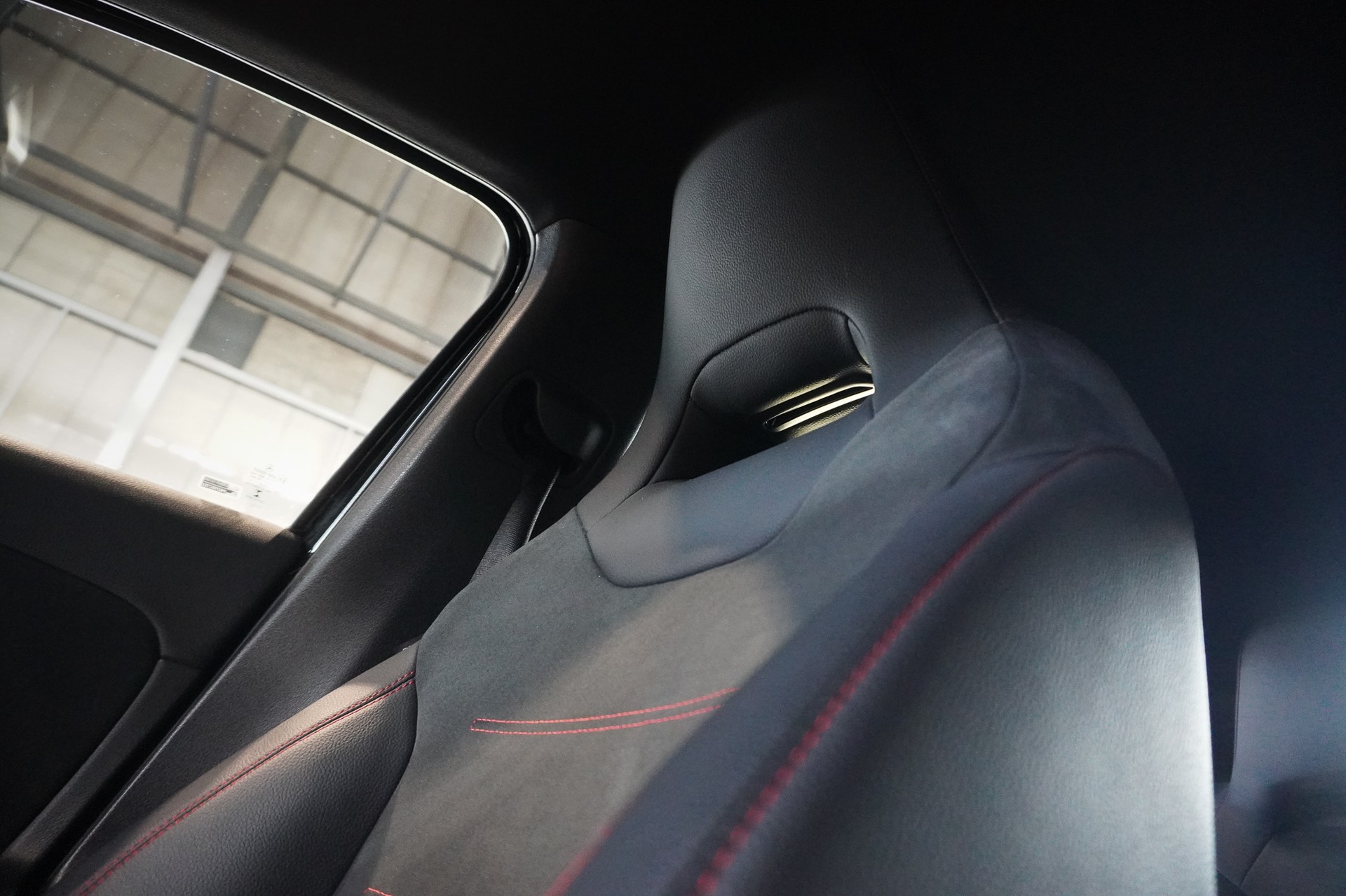 MERCEDES-BENZ A 200 AMG Line 7G-DCT-image-9