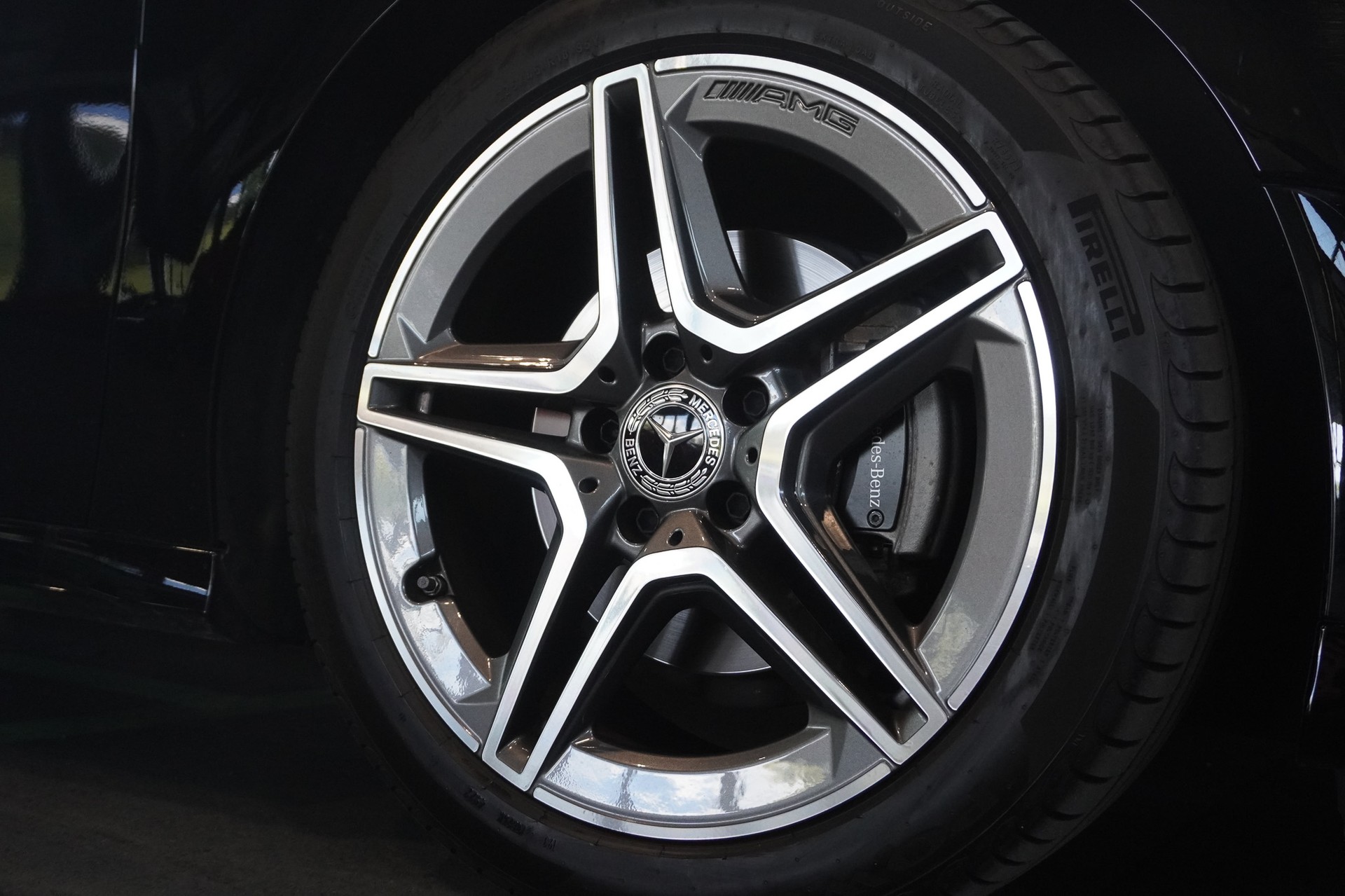 MERCEDES-BENZ A 200 AMG Line 7G-DCT-image-10