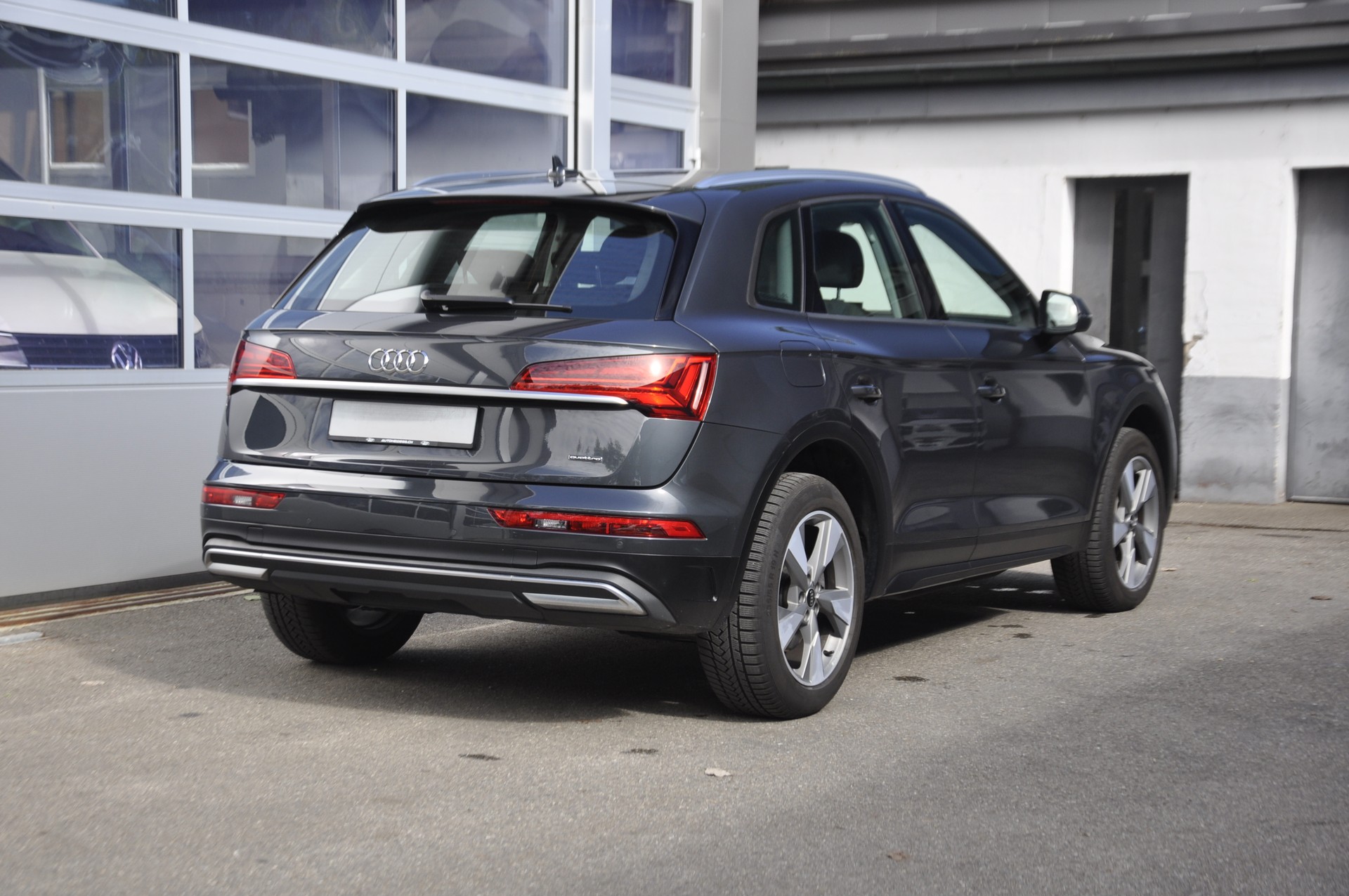 AUDI Q5 Sportback 40 TDI advanced quattro S-tronic I Anhängerkupplung-image-2