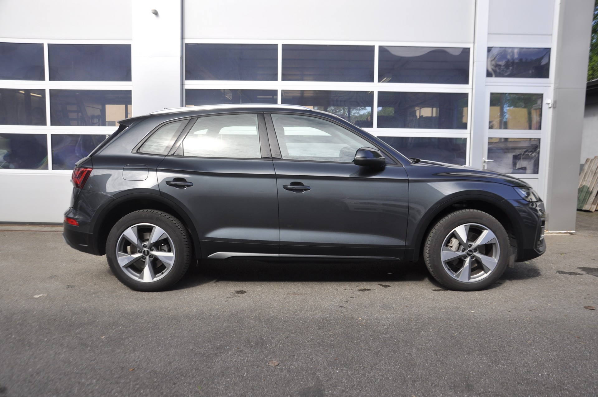 AUDI Q5 Sportback 40 TDI advanced quattro S-tronic I Anhängerkupplung-image-1