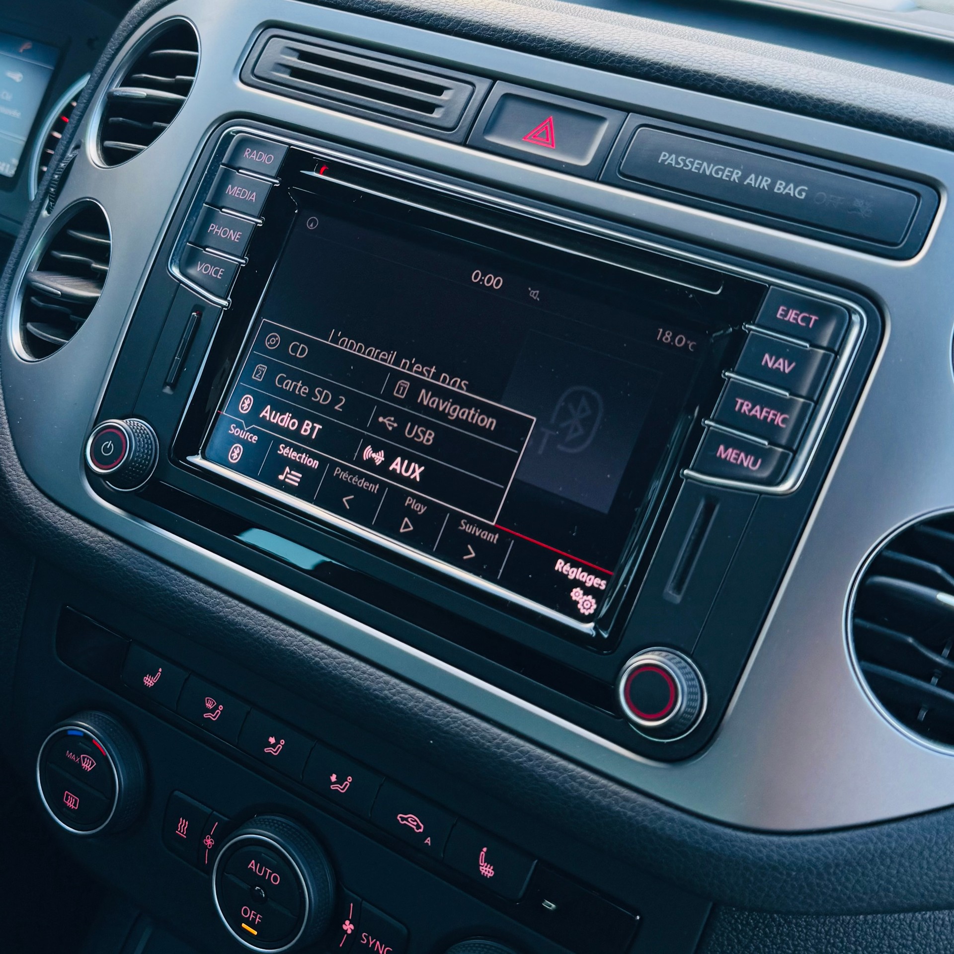VW Tiguan 2.0 TDI BMT R-Line Design 4Motion DSG-image-12