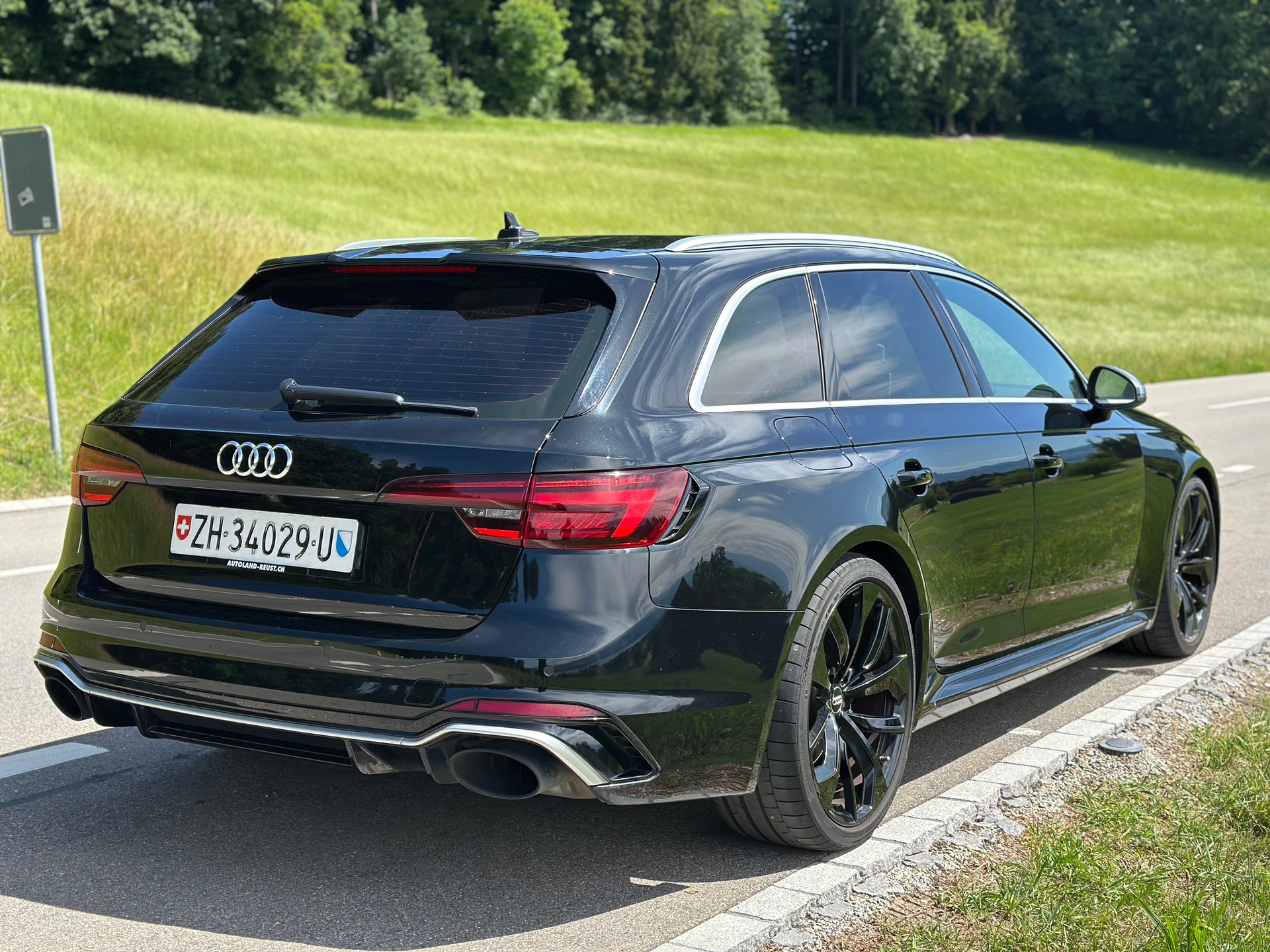 AUDI RS4 Avant 2.9 TFSI quattro tiptronic-image-3
