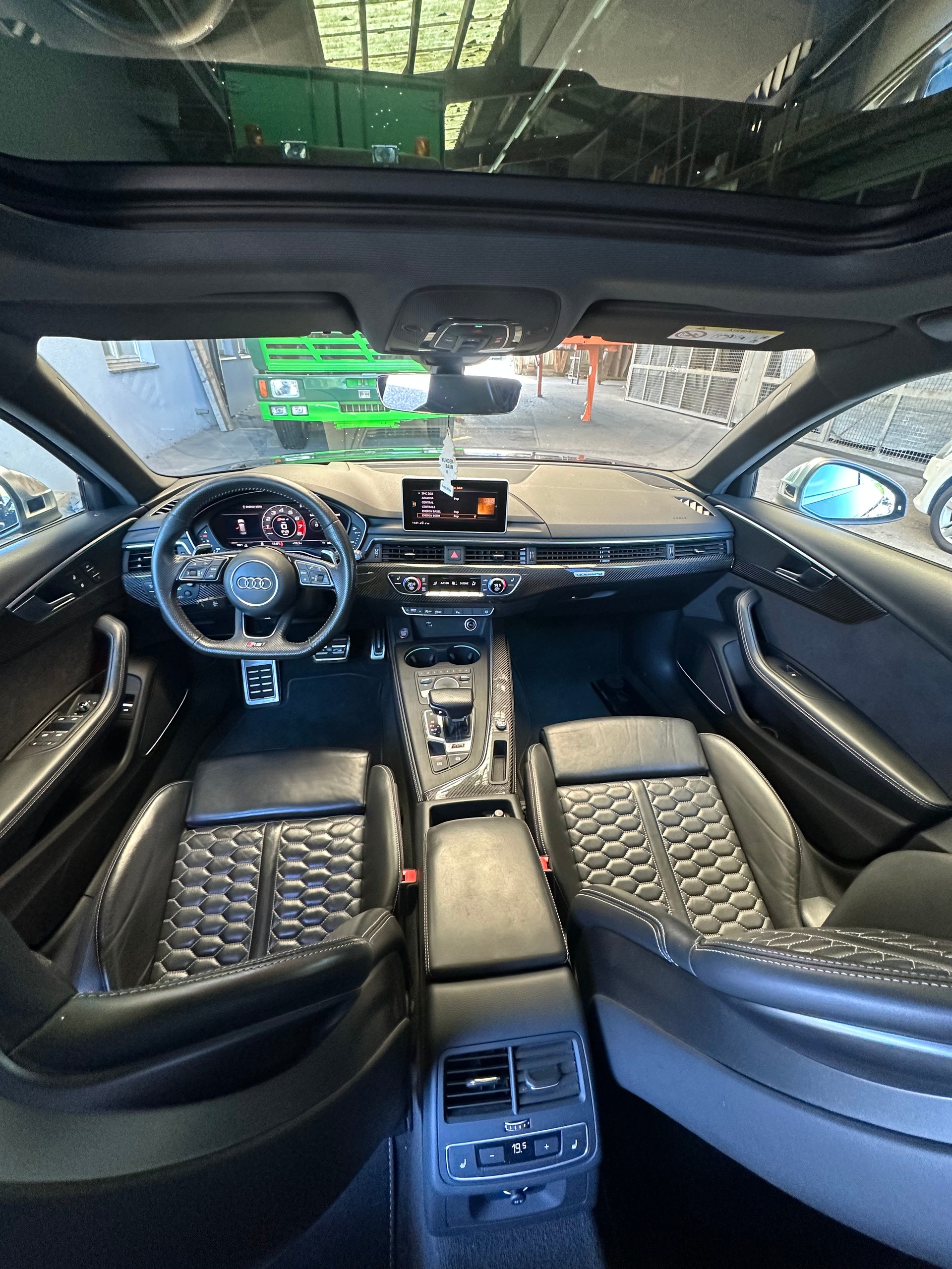 AUDI RS4 Avant 2.9 TFSI quattro tiptronic-image-7