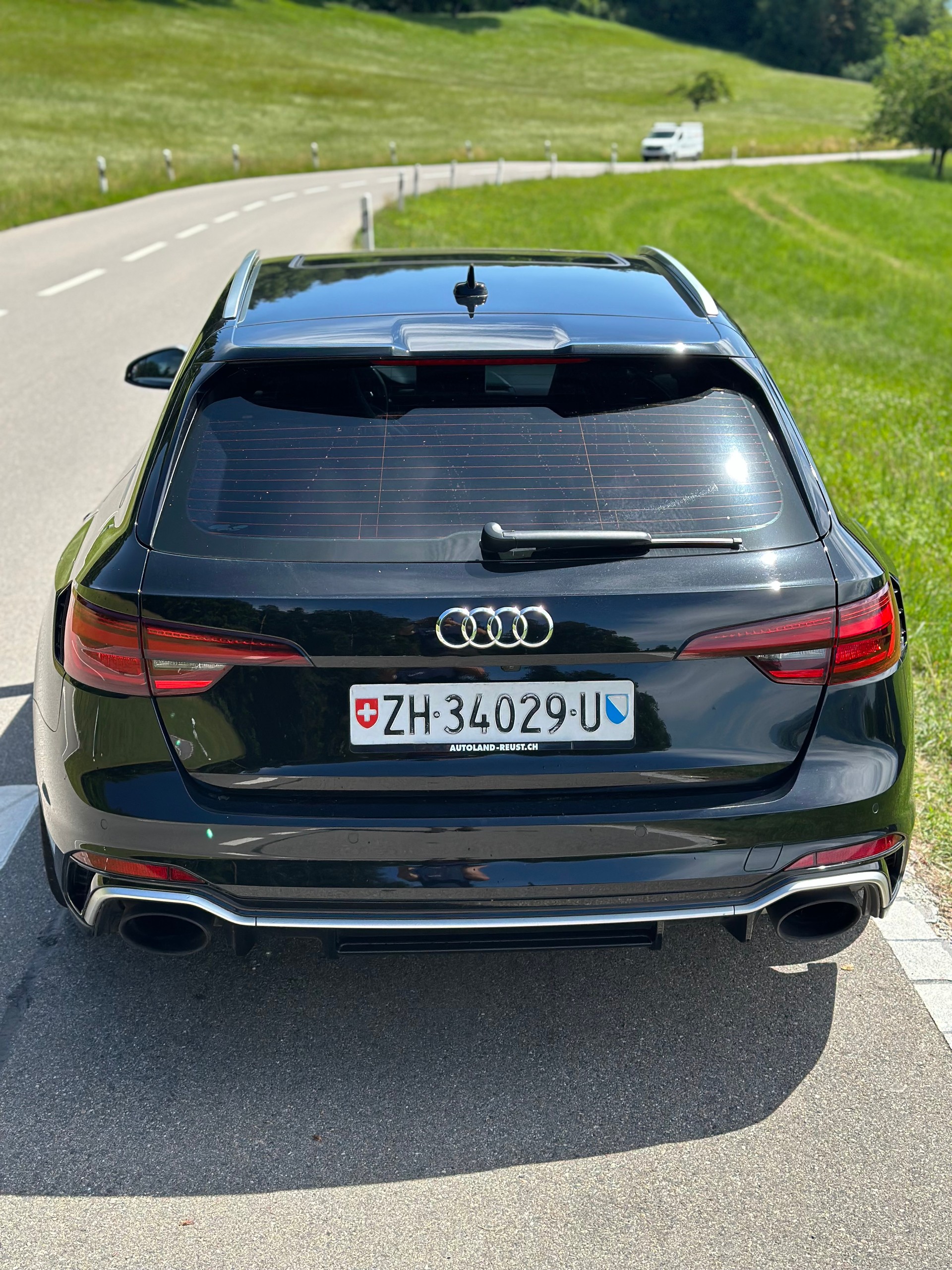 AUDI RS4 Avant 2.9 TFSI quattro tiptronic-image-4