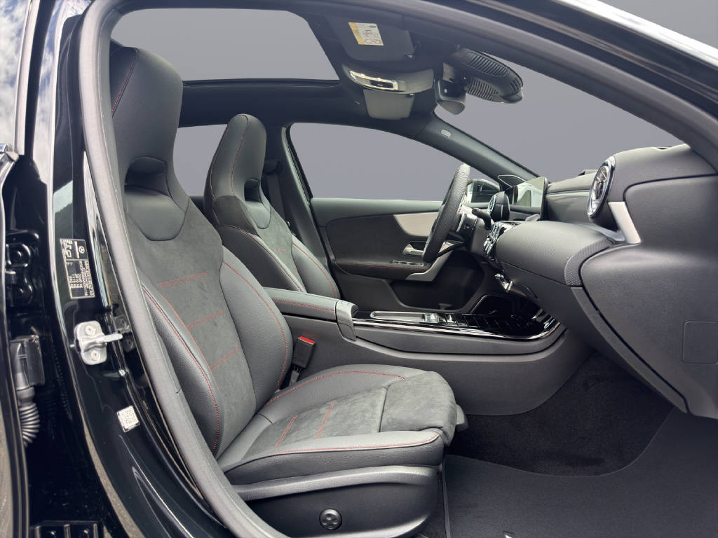 MERCEDES-BENZ A 250 AMG Line 4m-image-15