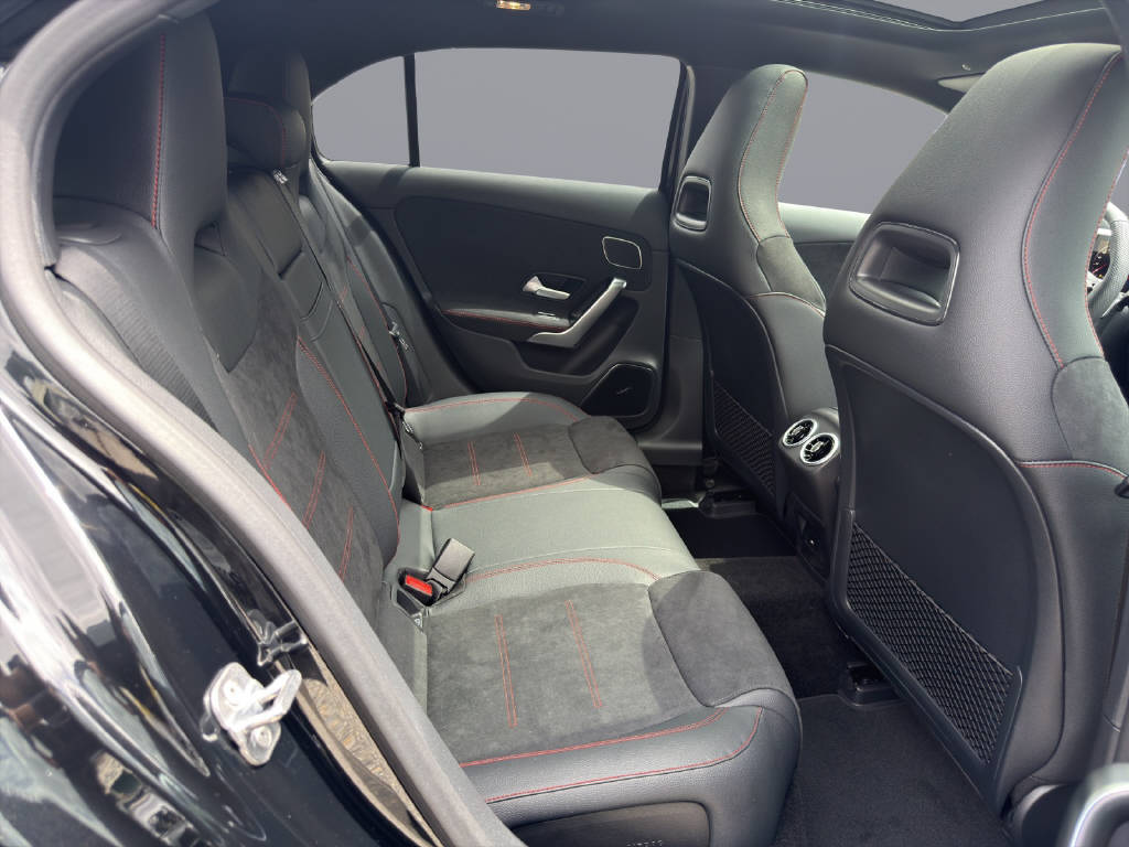 MERCEDES-BENZ A 250 AMG Line 4m-image-14