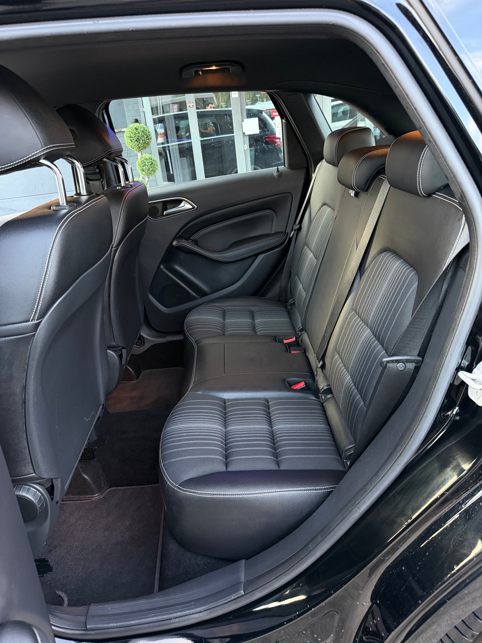 MERCEDES-BENZ B 200 7G-DCT-image-15