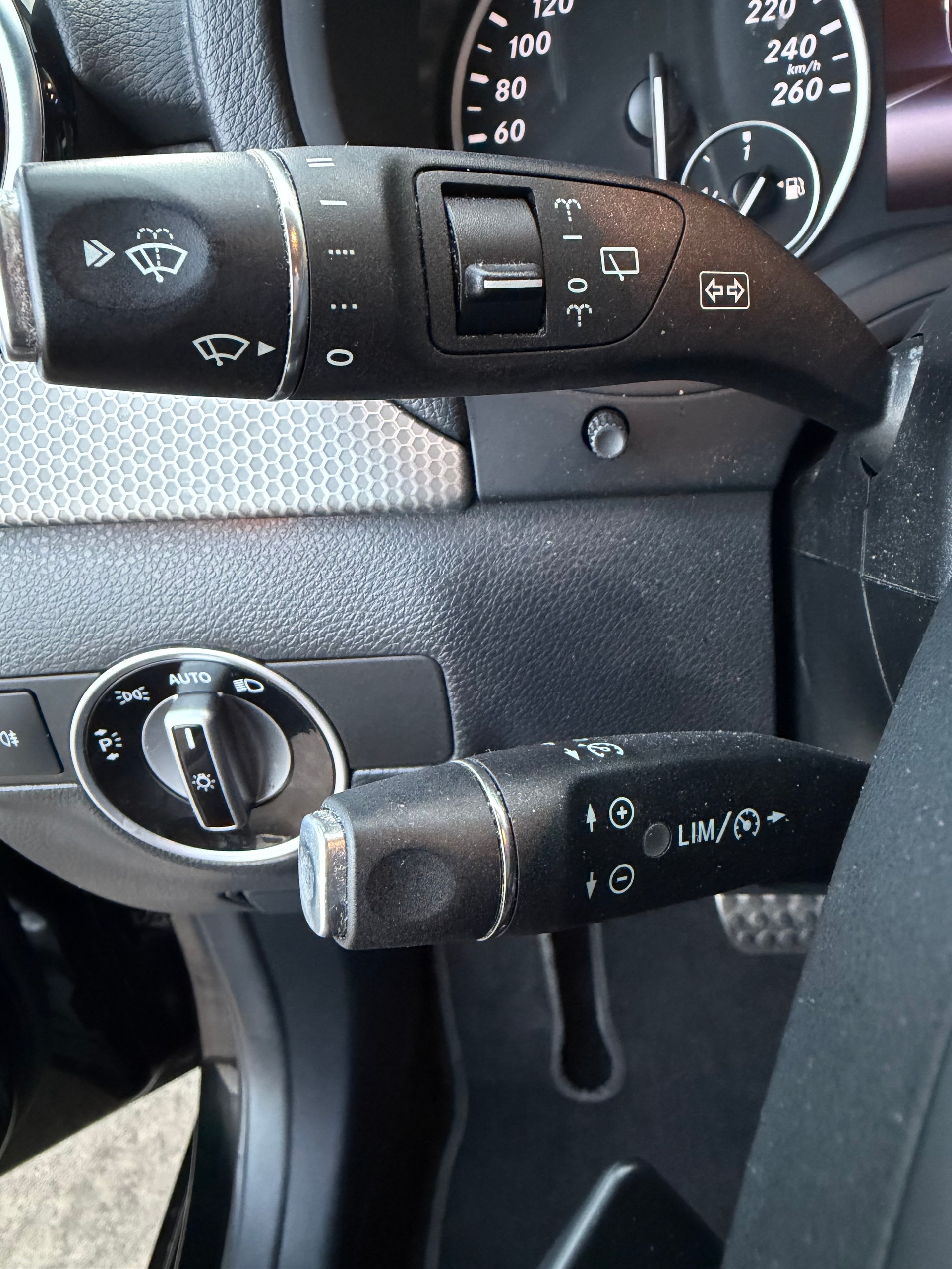 MERCEDES-BENZ B 200 7G-DCT-image-21